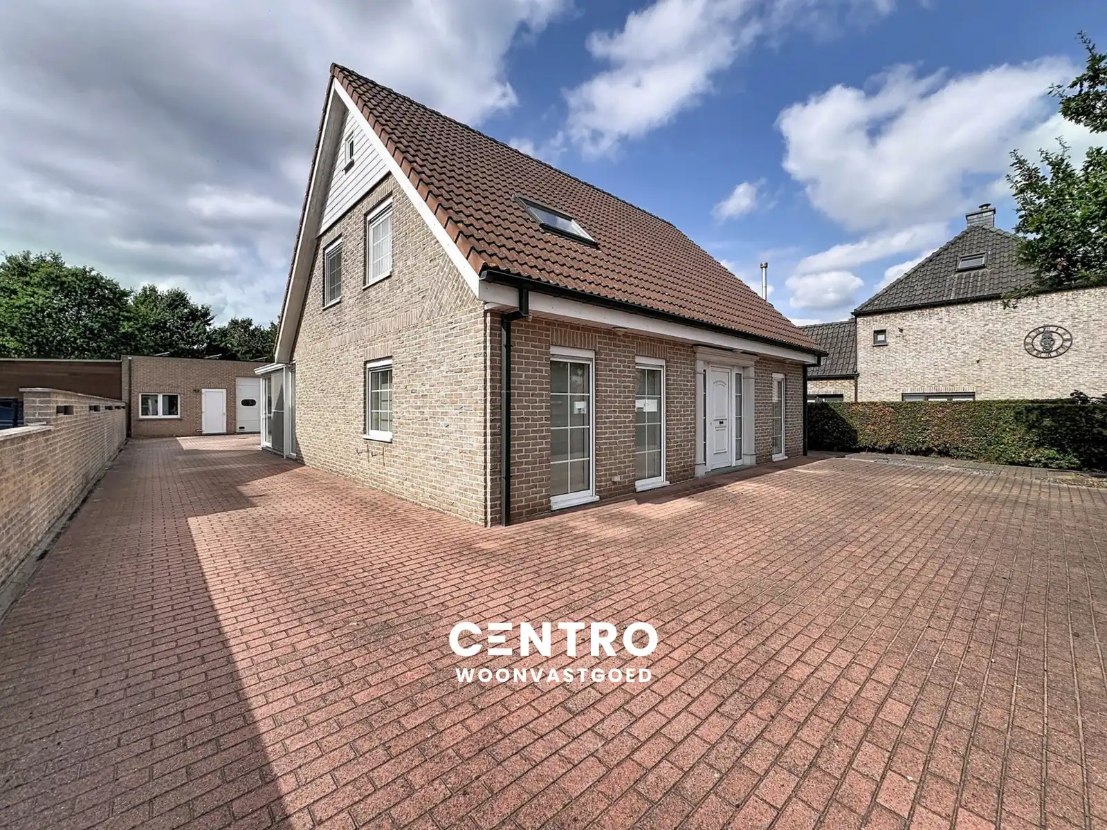 Ruime woning met opslagruimte in aangename omgeving! foto 11