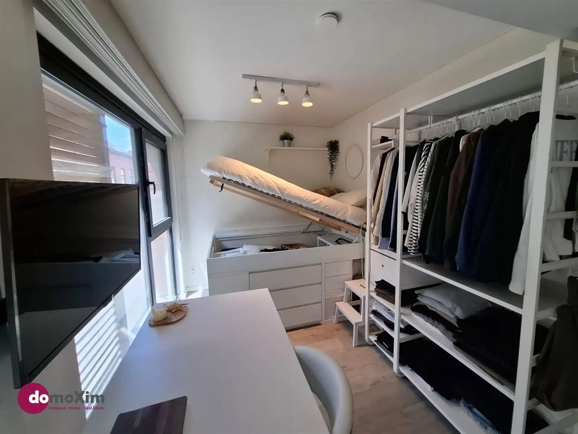 Gemeubelde studio, geschikt voor één persoon, in het bruisende hart van Leuven foto 4