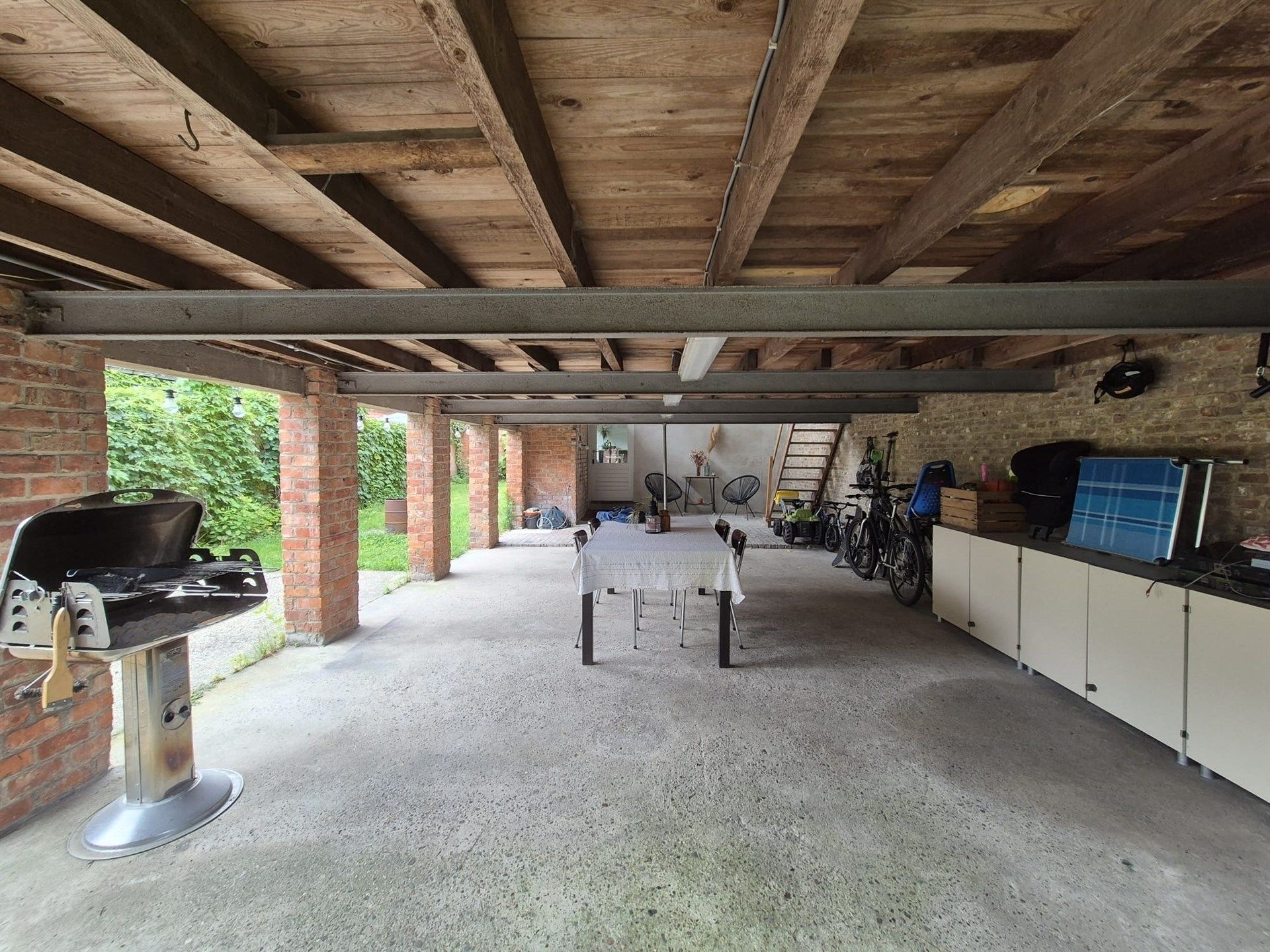 Uitzonderlijke ruime woning voor maximum 1 jaar. foto 2