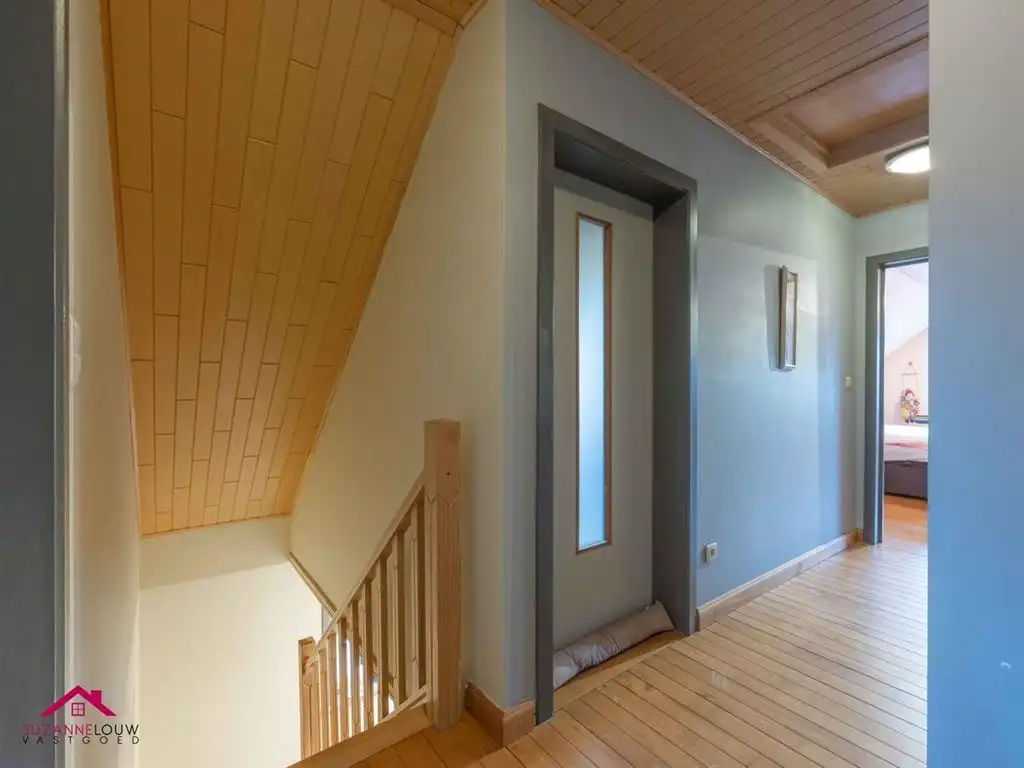 Verrassend ruime en gezellige, instapklare vrijstaande woning met paardenstal foto 29