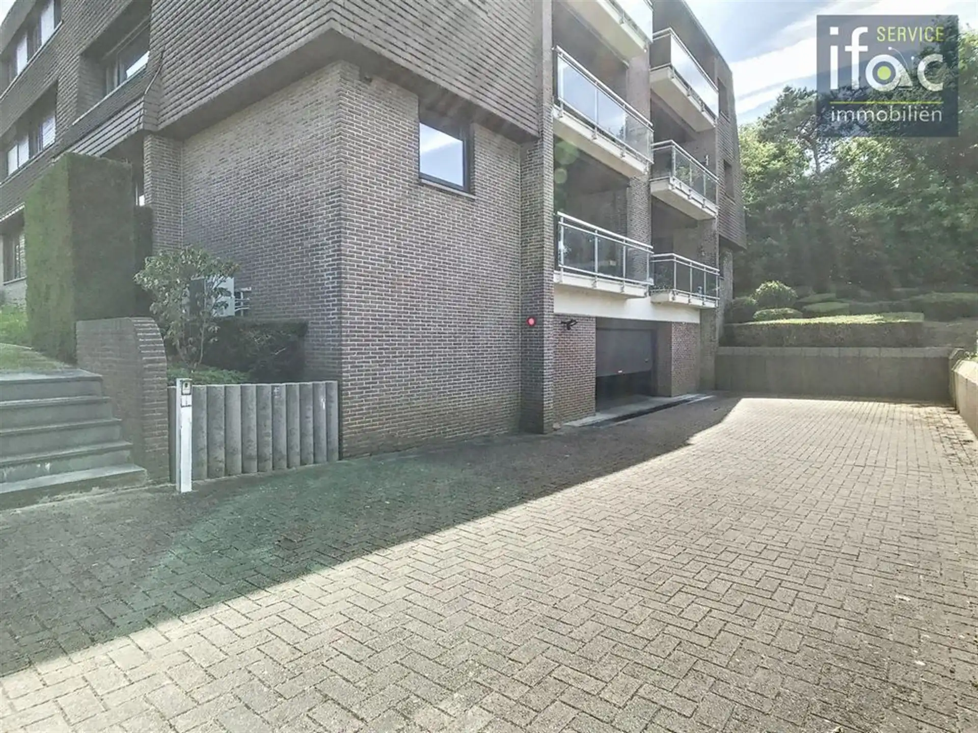 Ruim en klassevol gelijkvloers-appartement met 3 slaapkamers foto 16