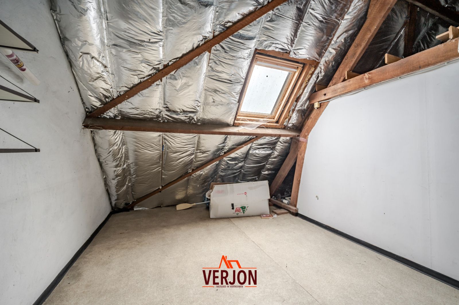 Woning met tuin en garage in het centrum van Ardooie! foto 16