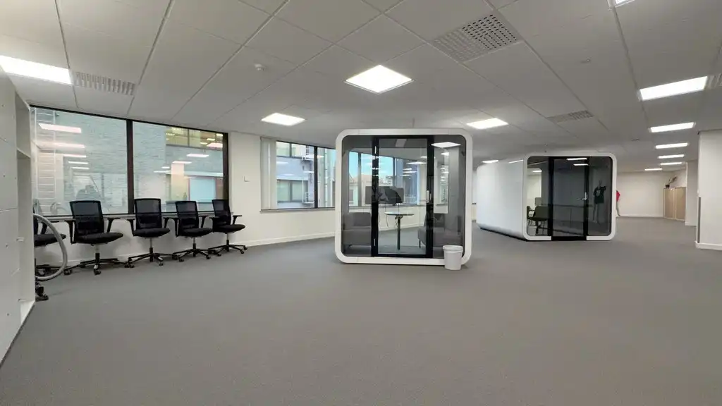 Instapklare kantoren te huur in centrum Antwerpen foto 4