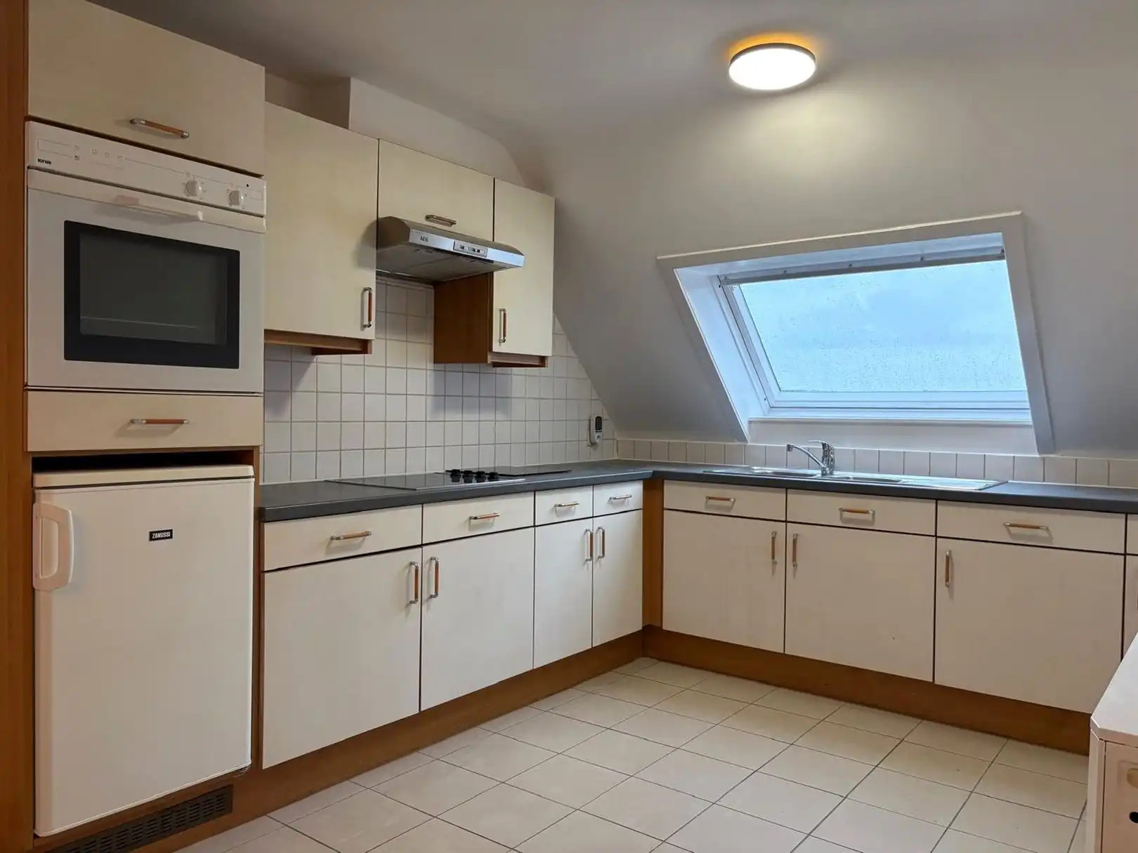 Ongemeubeld duplex appartement met 2 slaapkamers foto 9