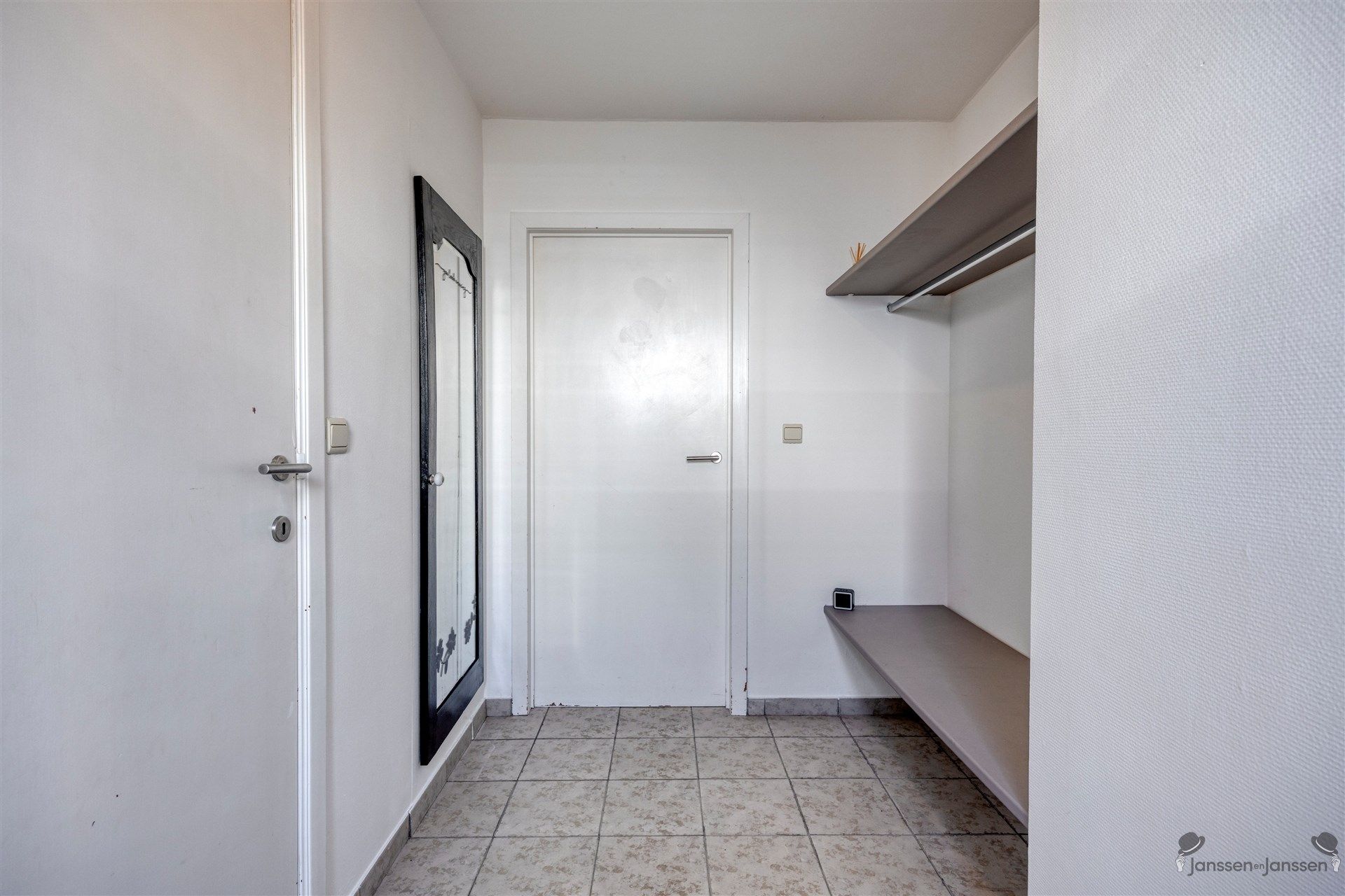 TE HUUR - Rustig gelegen gelijkvloers appartement met tuin te Leopoldsburg foto 3