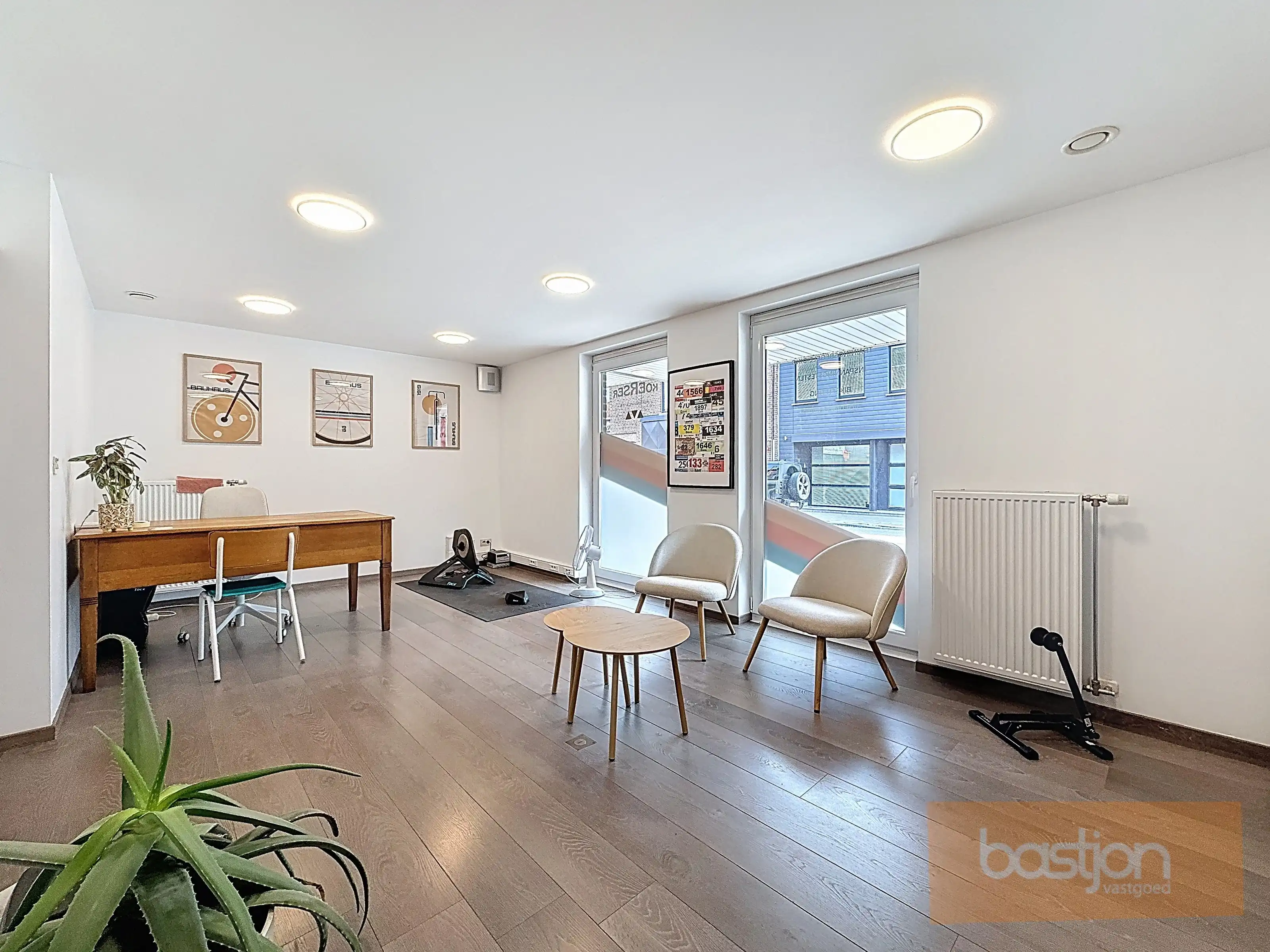 Veelzijdige handelsruimte met flexibele indelingsmogelijkheden foto {{pictureIndex}}