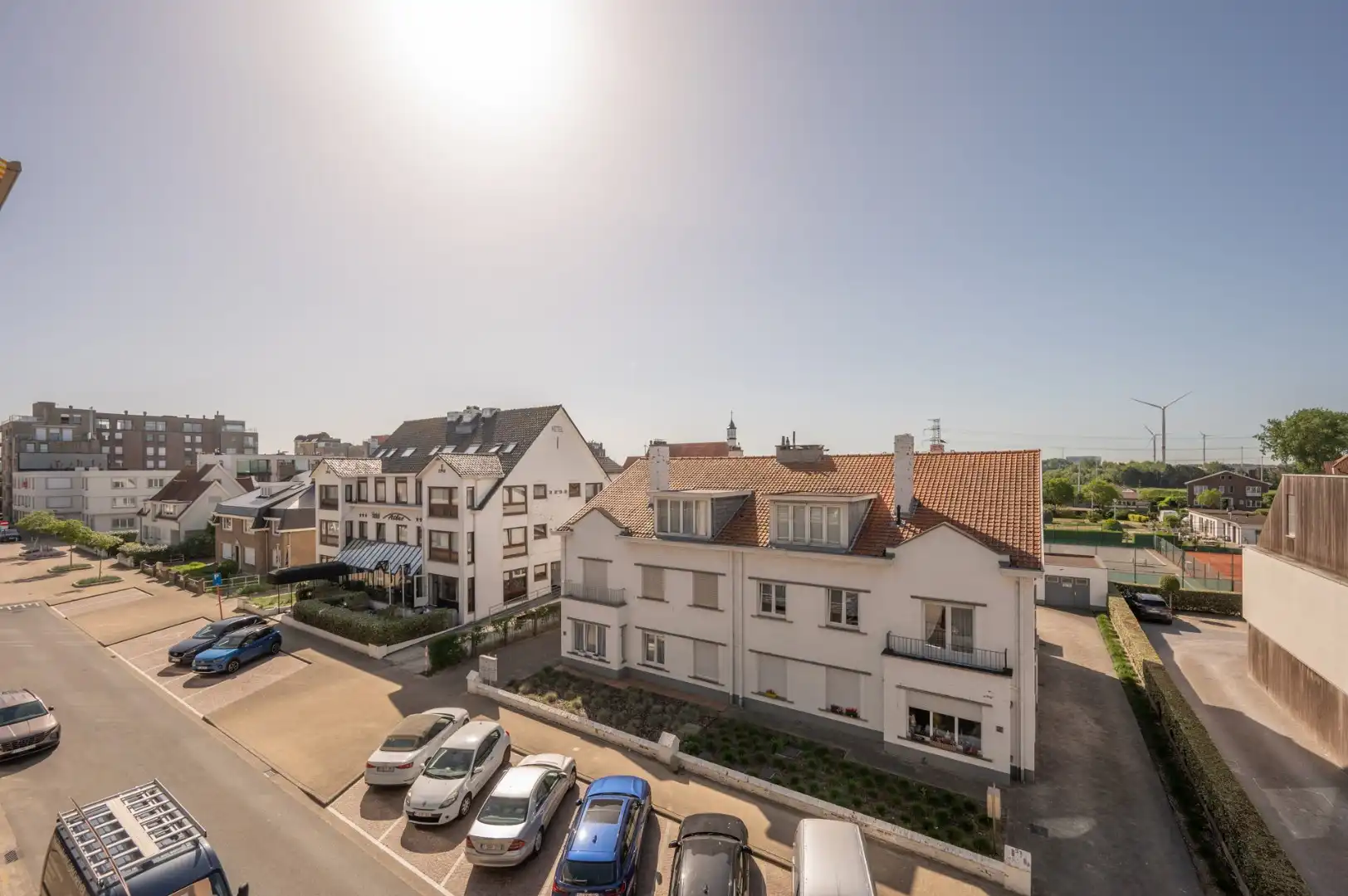 Zonnig, gerenoveerd appartement vlak bij zee met terras foto 9