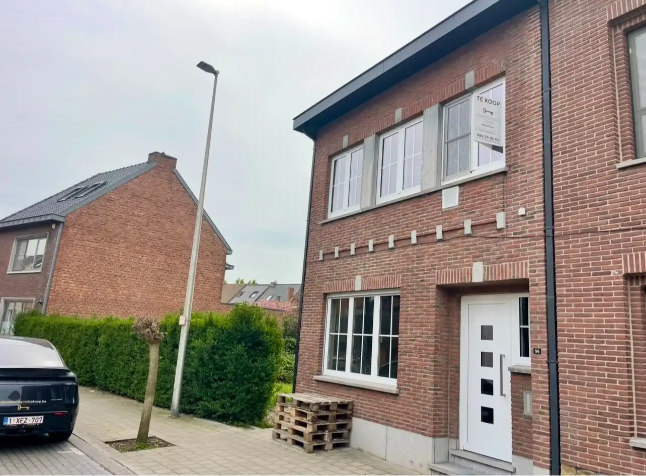 Smaakvol gerenoveerde woning met stadstuin foto 29