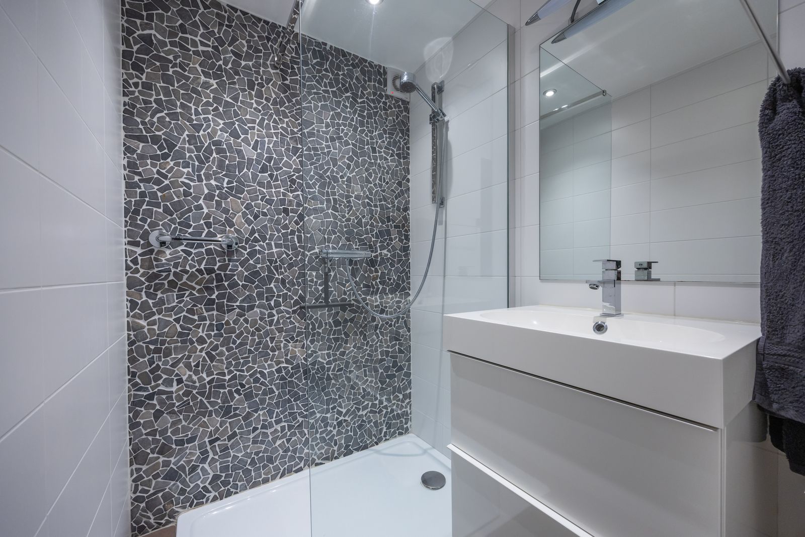 Fenomenaal gerenoveerd hoekappartement met 2 slpk pal aan het strand foto 15