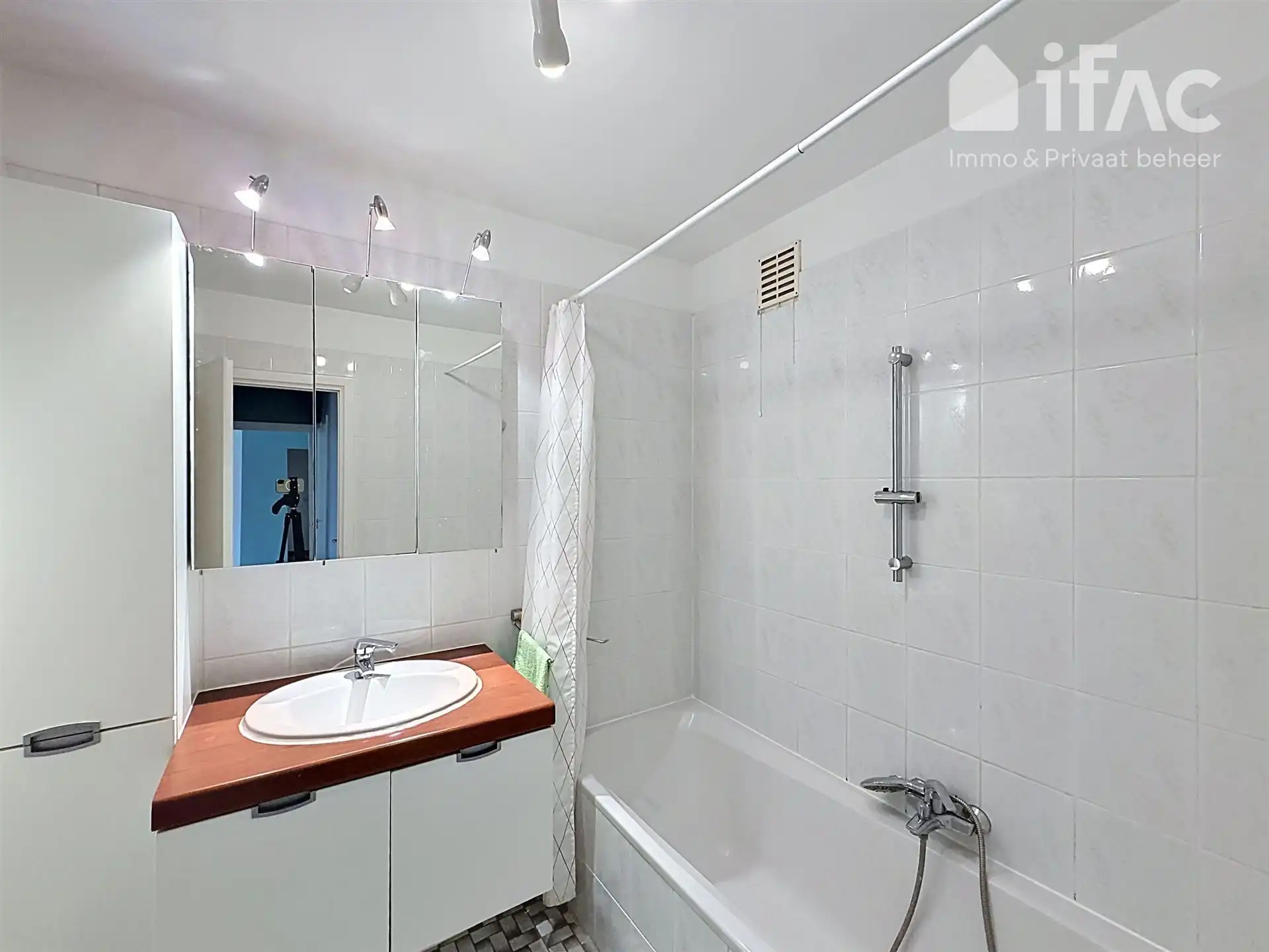 Rustig gelegen appartement met terras foto 9