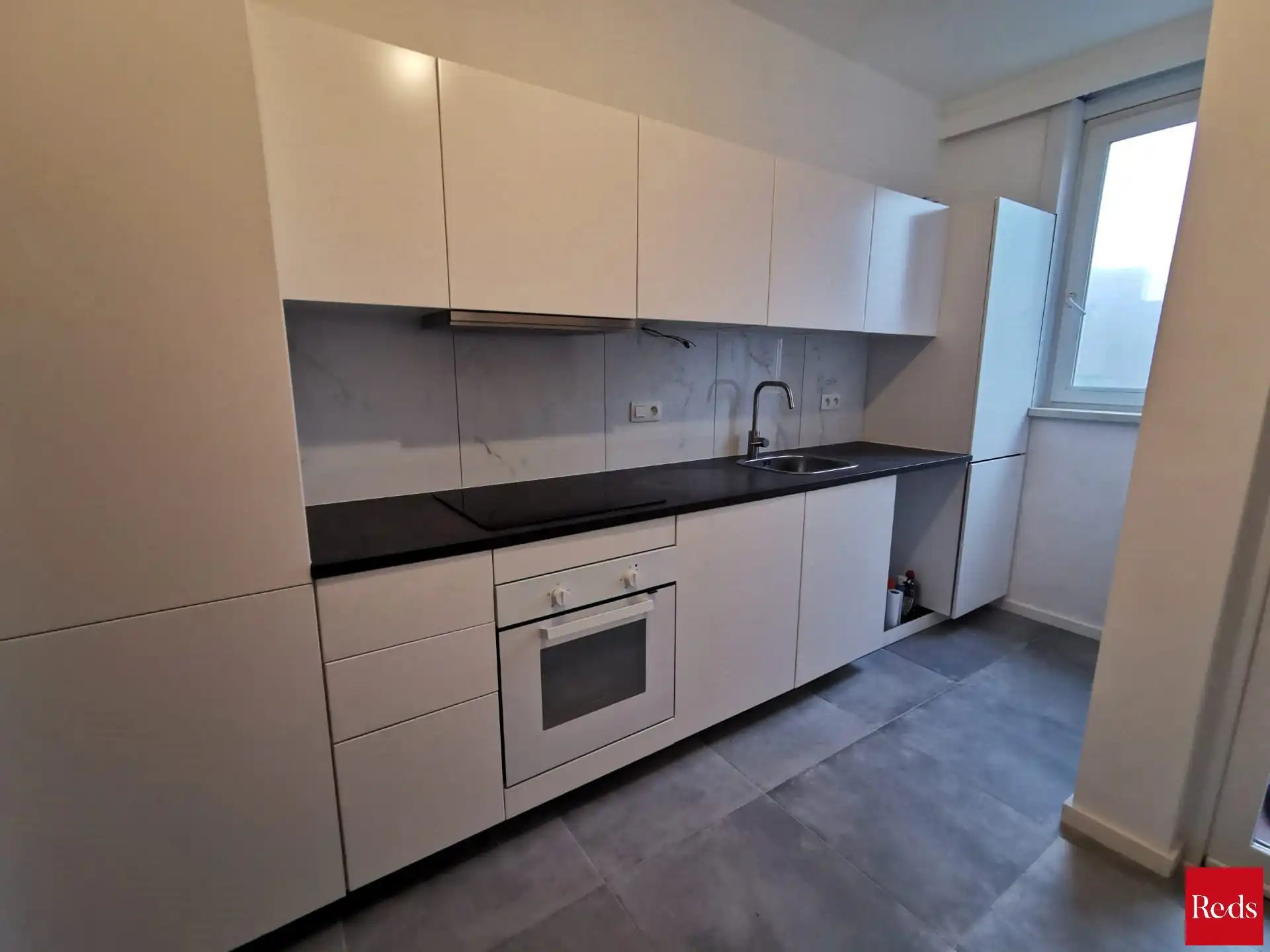  Ruim en lichtrijk 2-slaapkamerappartement op top locatie foto 4