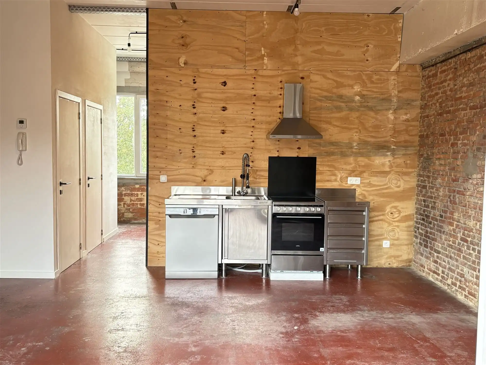 Appartement met terras (12m²) te Merksem foto 4