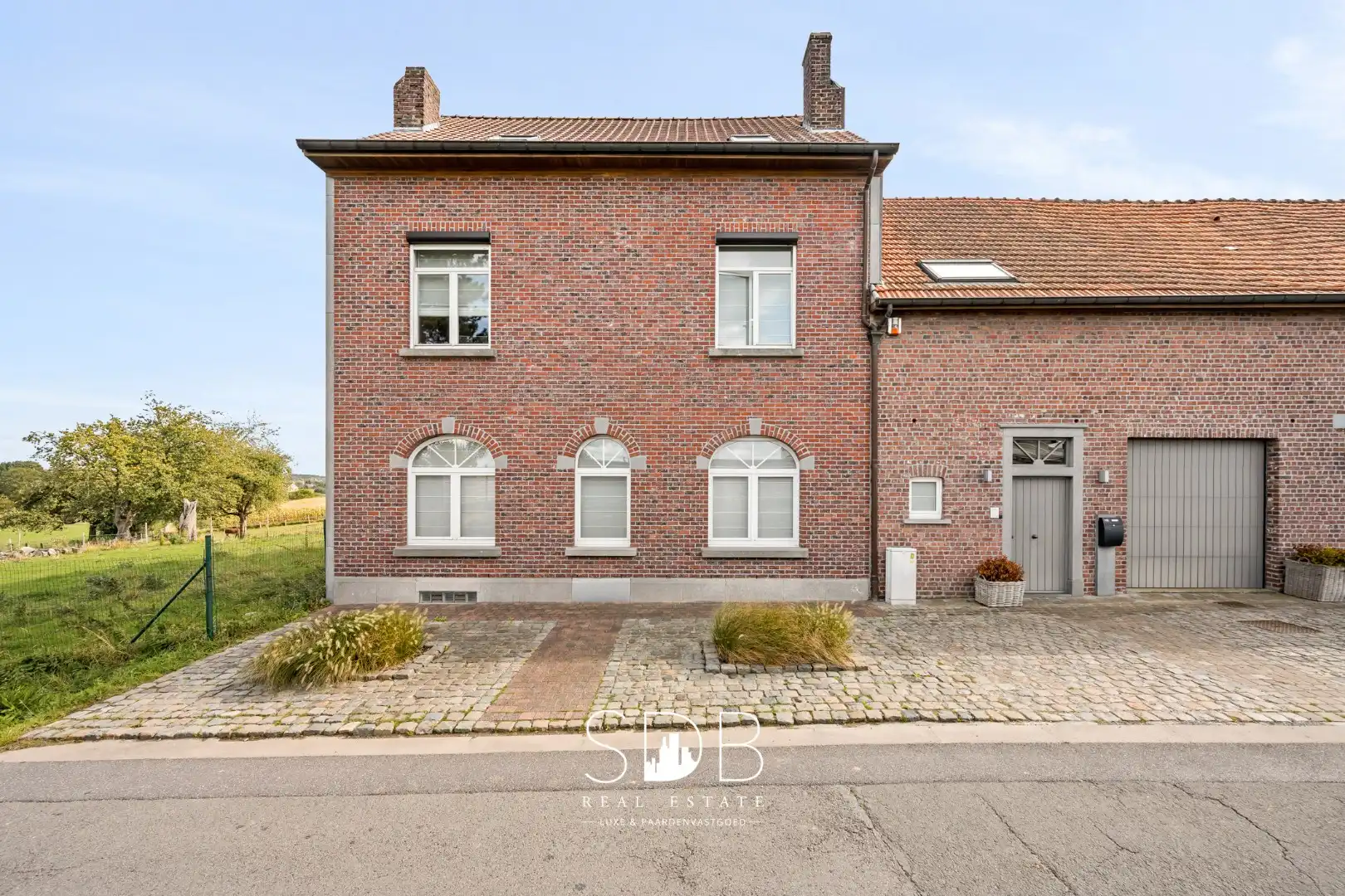 Prachtige landelijke hoeve woning met gezinstuin en graslanden op 1hectare foto 2