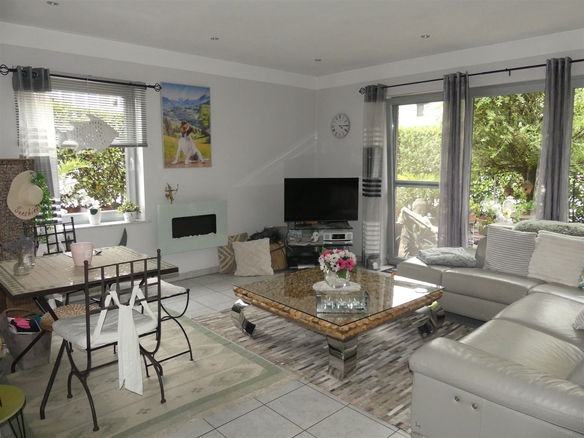 Stijlvol appartement met 2 slaapkamers en grote tuin! foto 3