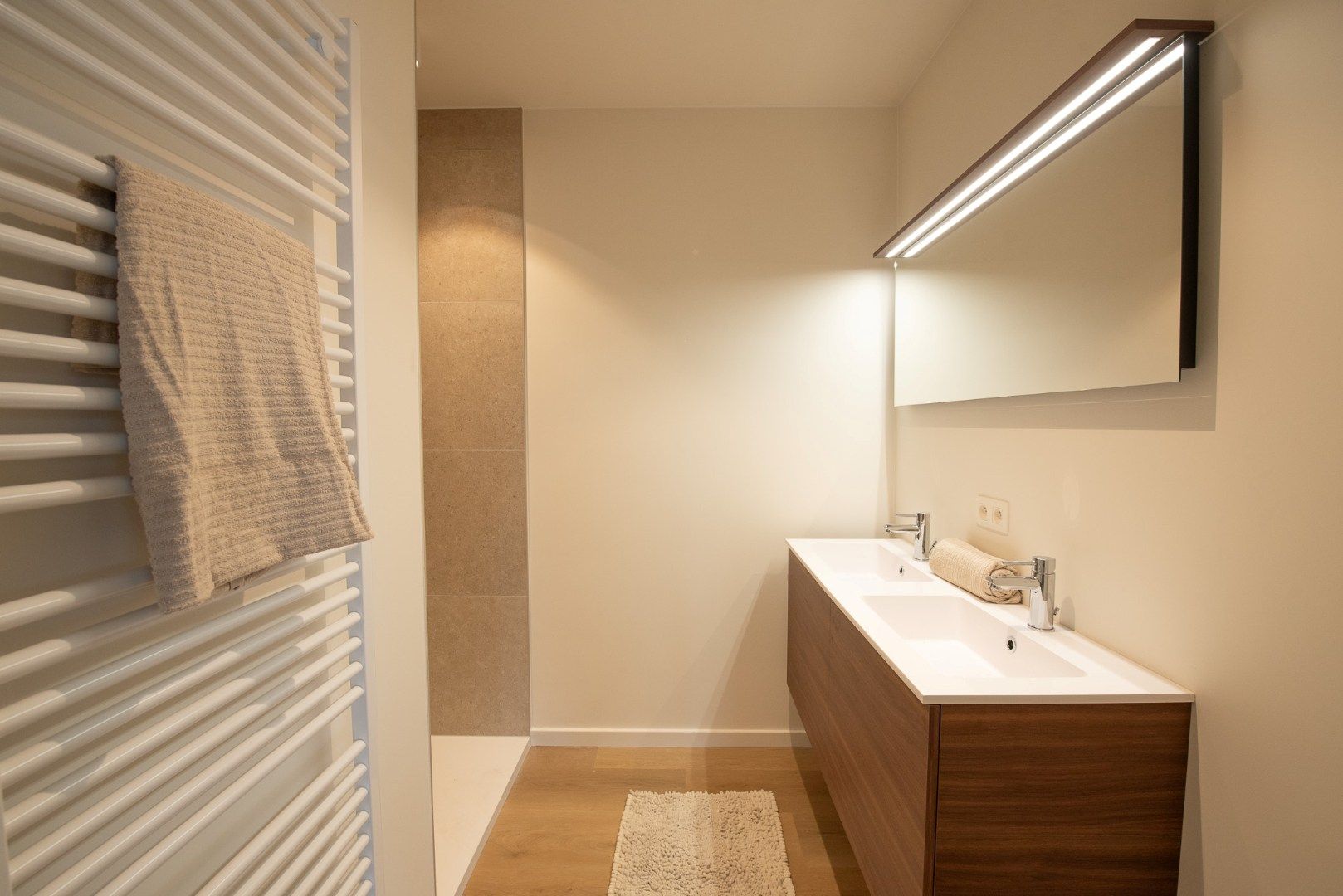 Duurzaam afgewerkt & luxueus appartement TE KOOP in 'residentie Daniël & Zozima'. foto 9