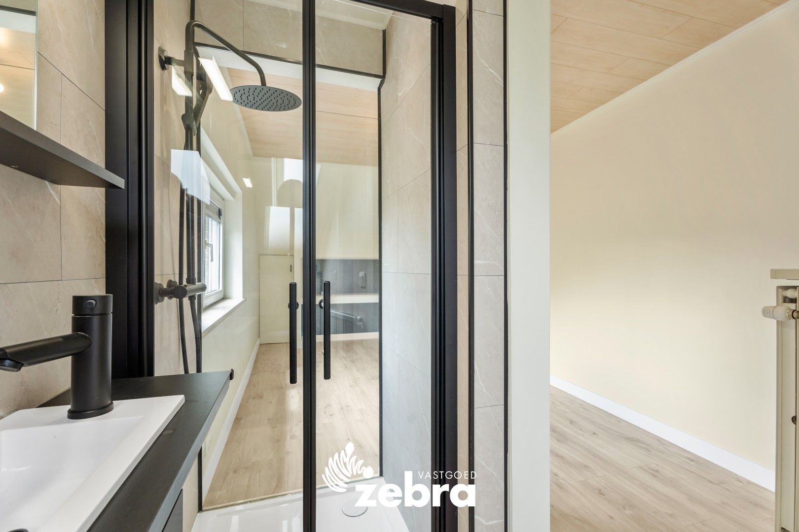 Gerenoveerd duplexappartement in het hartje van Tielt! foto 9