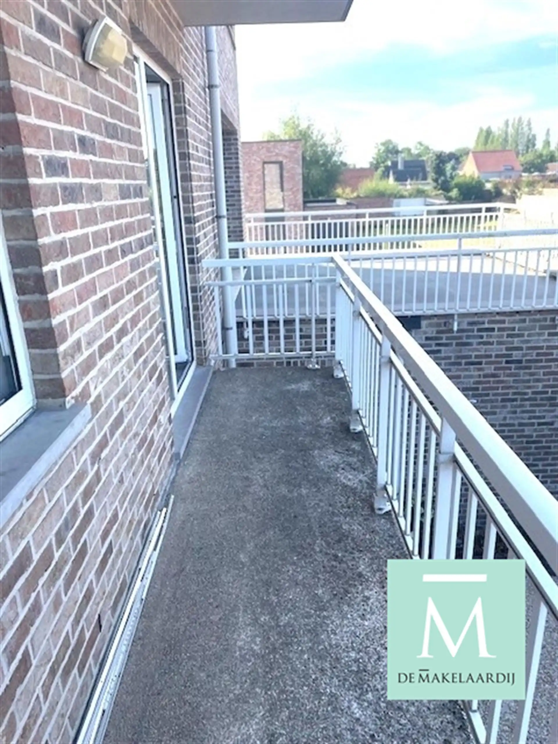 Goed gelegen, gerenoveerd appartement met 2 slaapkamers, terras en garage! foto 8