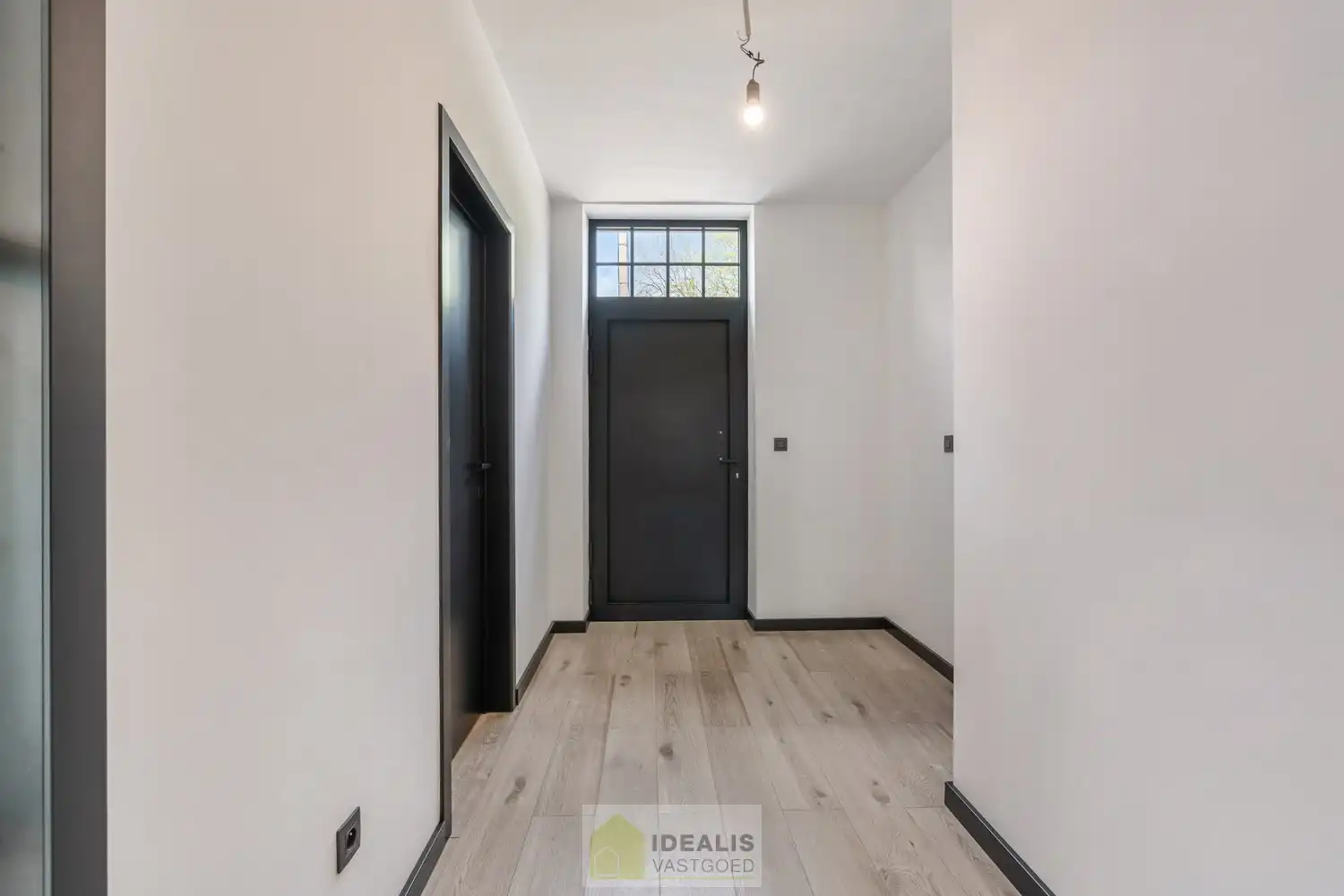 EEN BIJZONDER RIANTE WONING VAN MAAR LIEFST 302M² WOONOPPERVLAKTE OP EEN KNAP PERCEEL VAN 5A 90CA. foto 9
