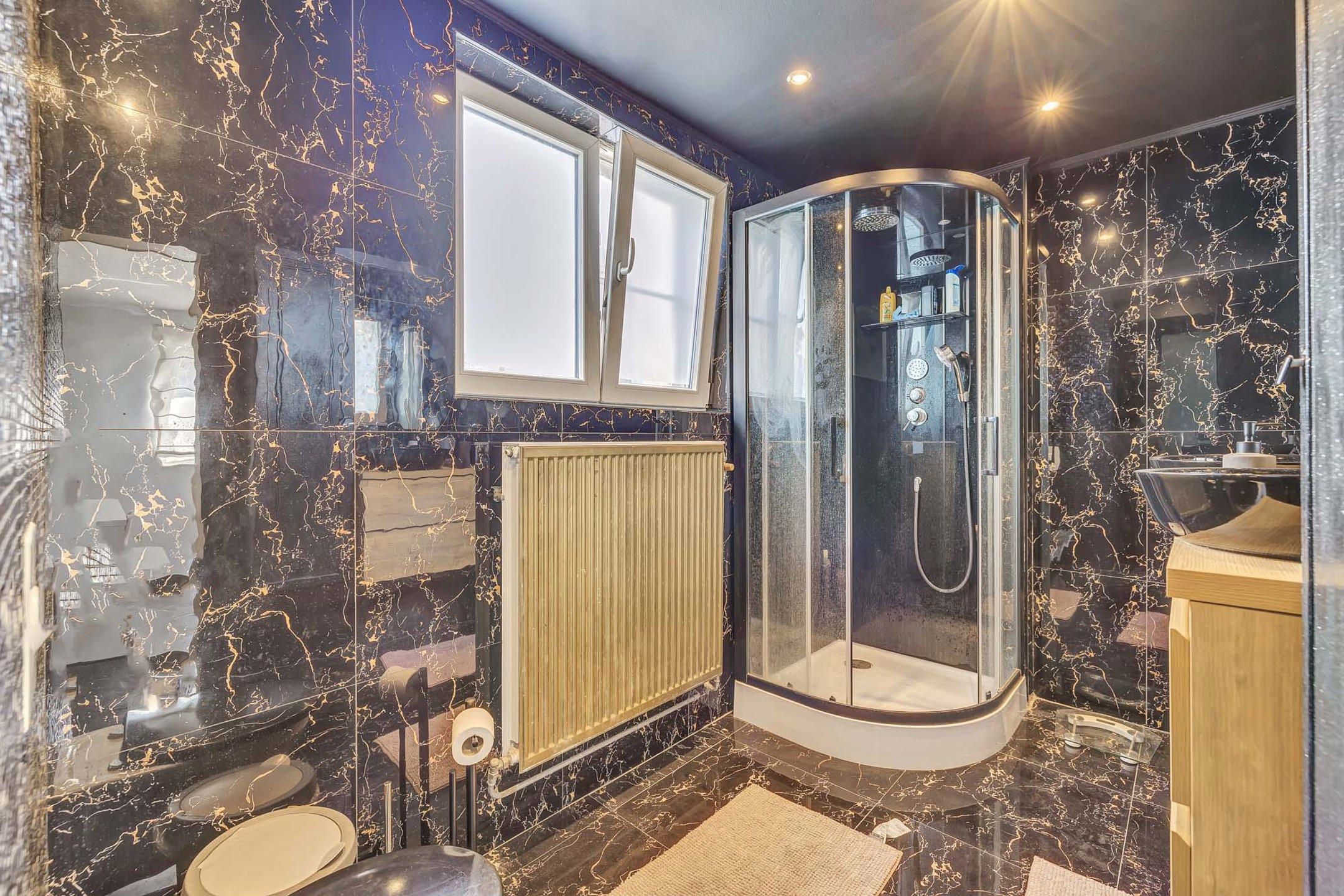 Gerenoveerde woning op strategische locatie met 5 slaapkamers foto 11