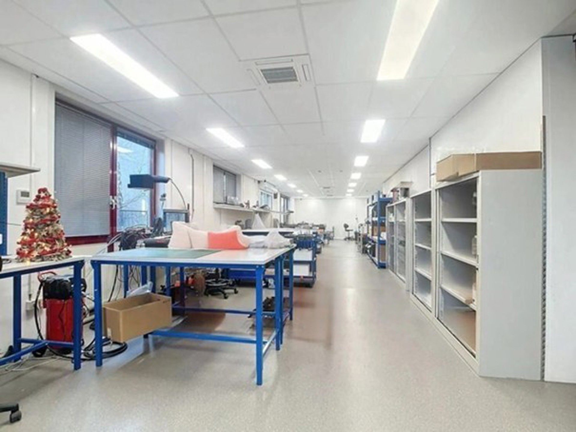 Polyvalent bedrijfsgebouw van 643m² te Mechelen-Noord foto 3