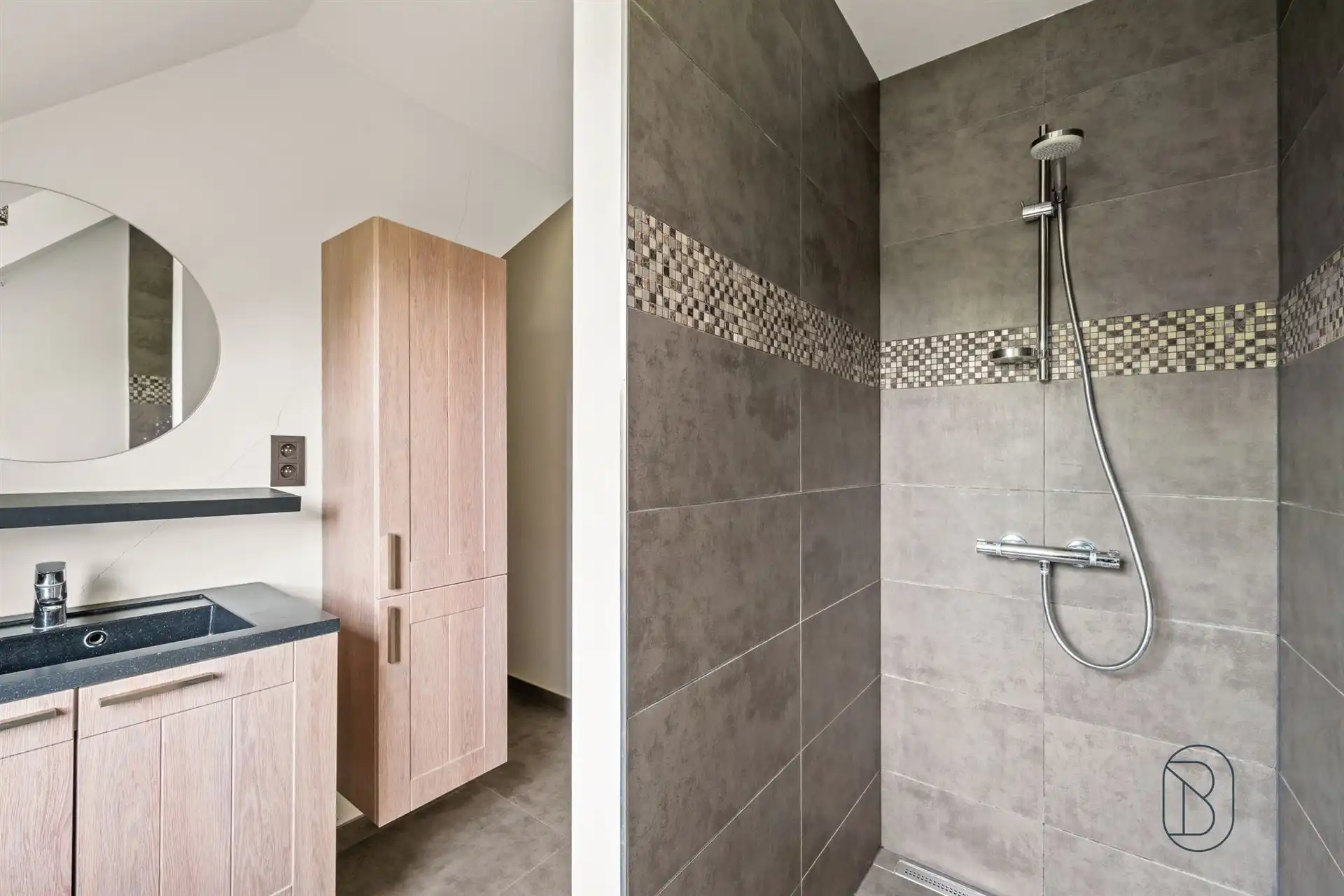 Stijlvolle pastoriewoning op rustige locatie foto 15