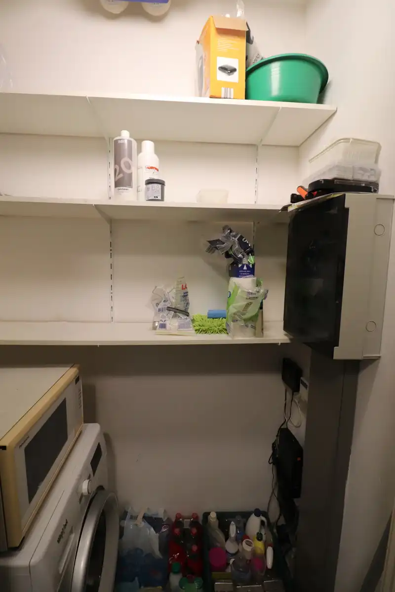 Studio op de dakverdieping met lift,  terras en kelderberging. foto 8