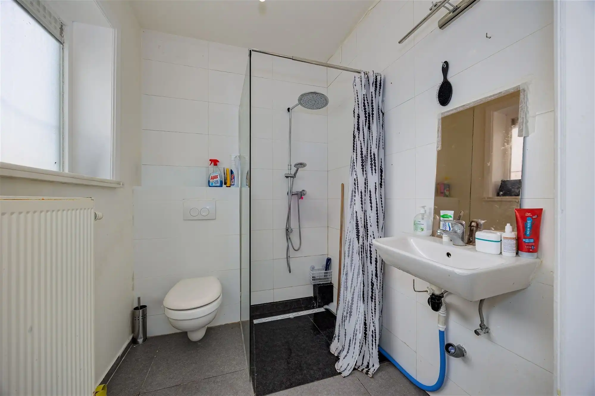 Instapklaar huis met magazijn in het centrum foto 17