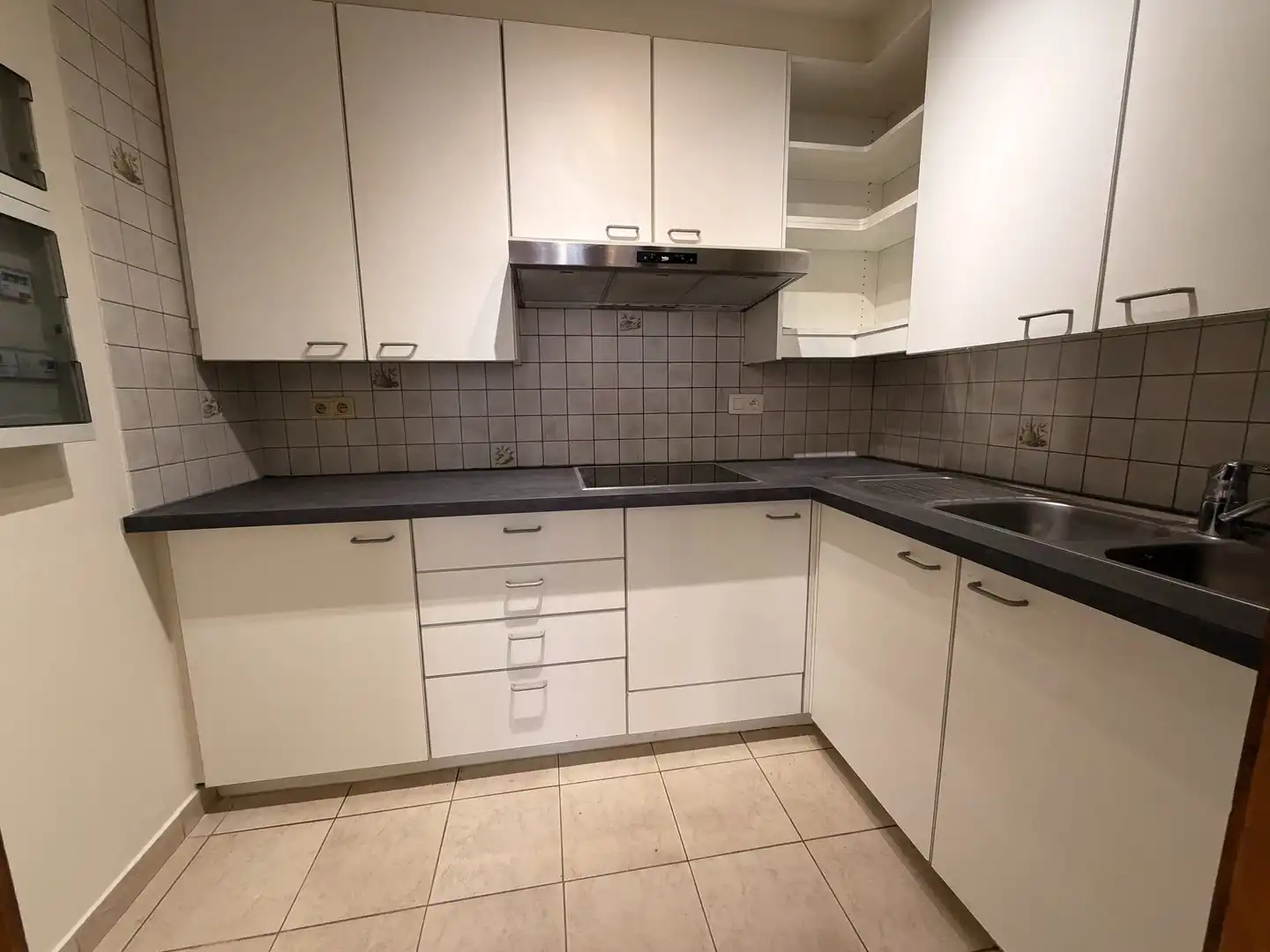 Gelijkvloers appartement met autostaanplaats te Haasdonk foto 5