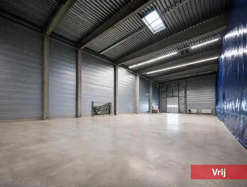 Sint-Niklaas - TE KOOP: Bedrijfsgebouw voor eigen gebruik of investering foto 2