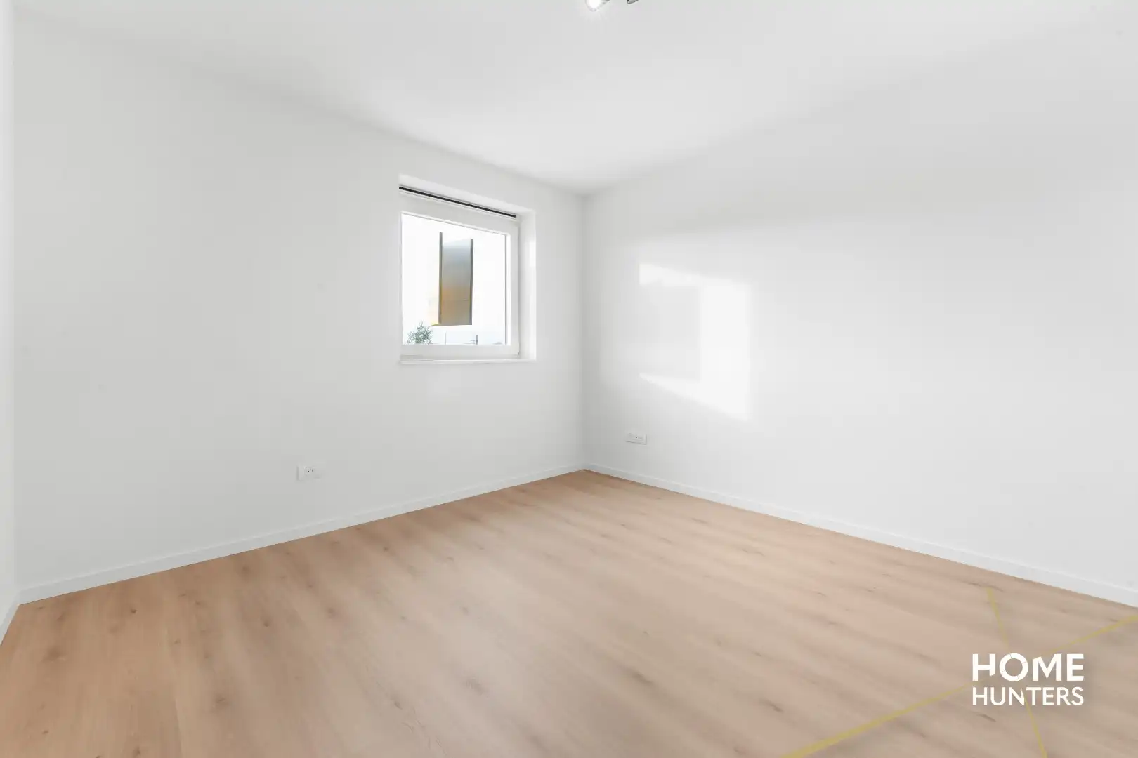 Luxueus afgewerkte halfopen nieuwbouwwoning met vergezichten foto 17