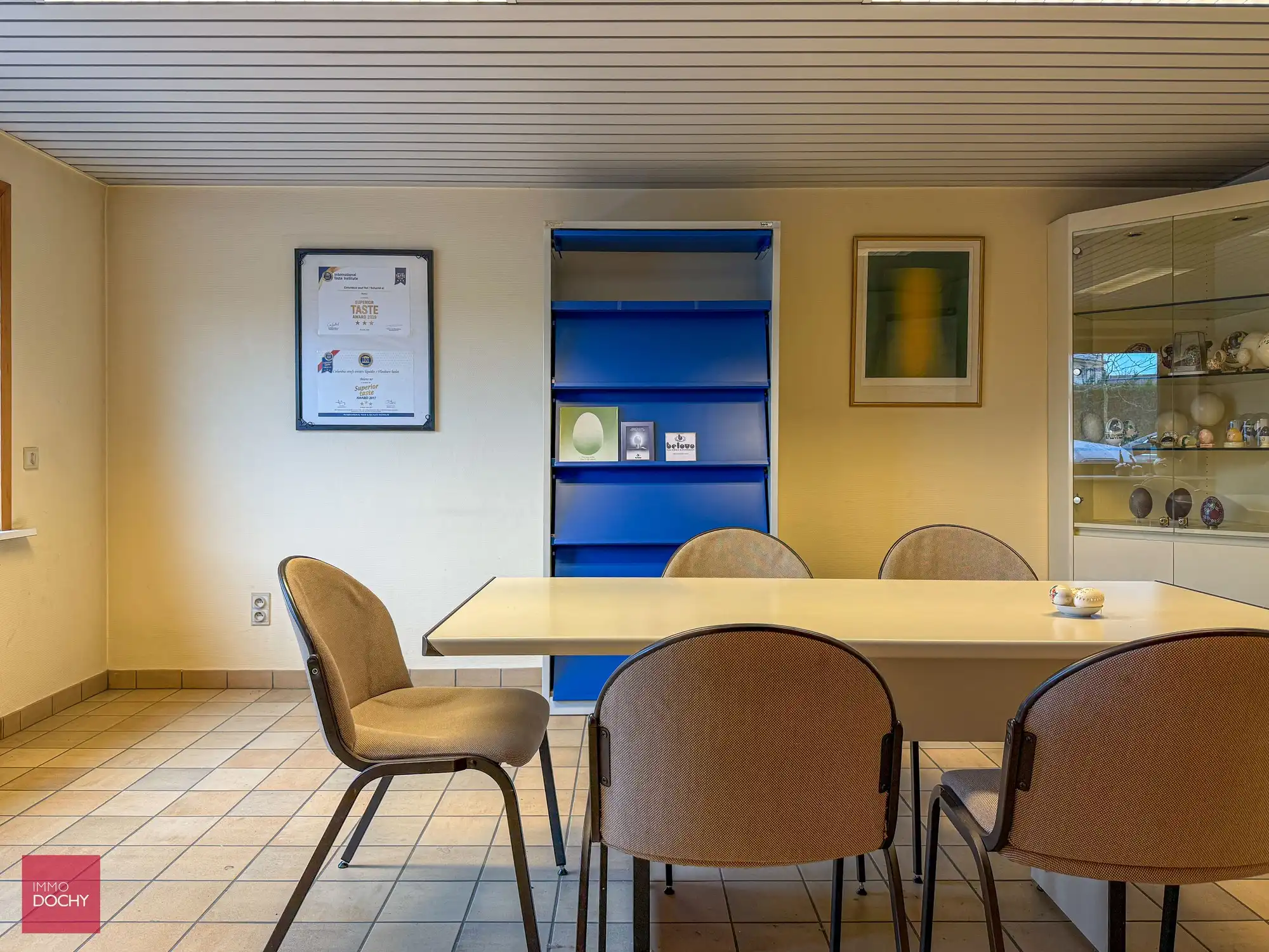 Magazijnen met overdekte loskaaien en burelen | vlotte verbindingen foto 7