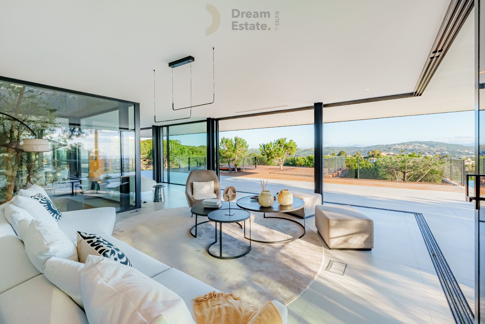 Stunning modern villa with panoramic views to the sea and golf in Sotogrande. foto 4