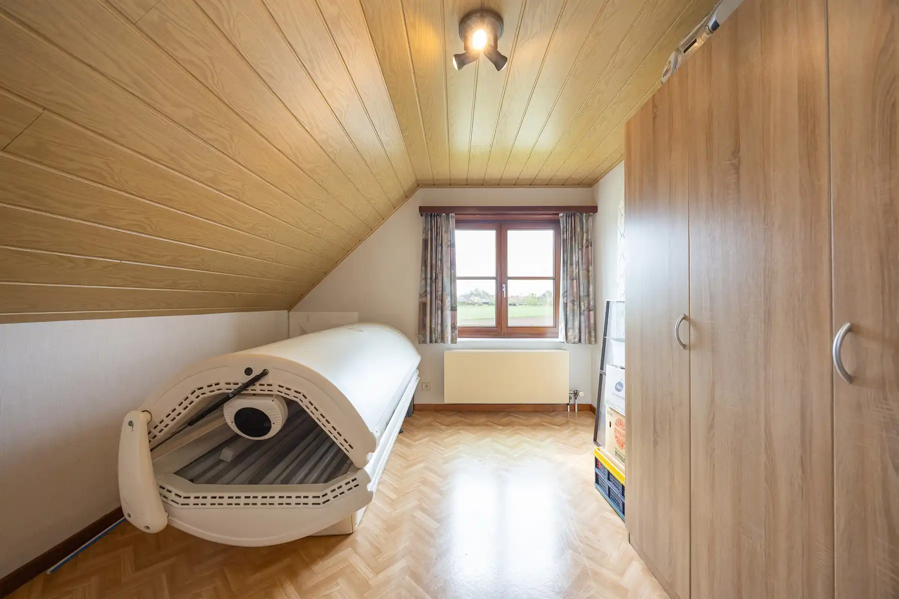 Rustig gelegen gezinswoning met 5 slaapkamers op een perceel van 1.782m². foto 17