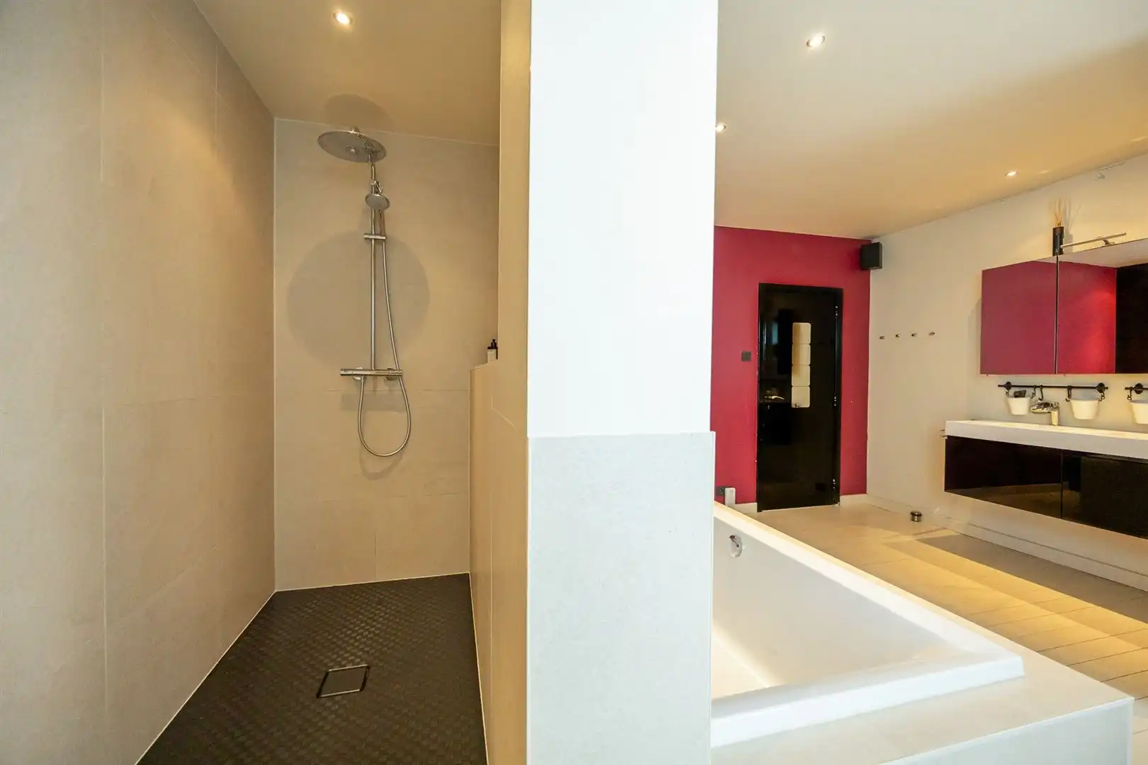 Instapklare burgerwoning in Ekerse dorpskern foto 17