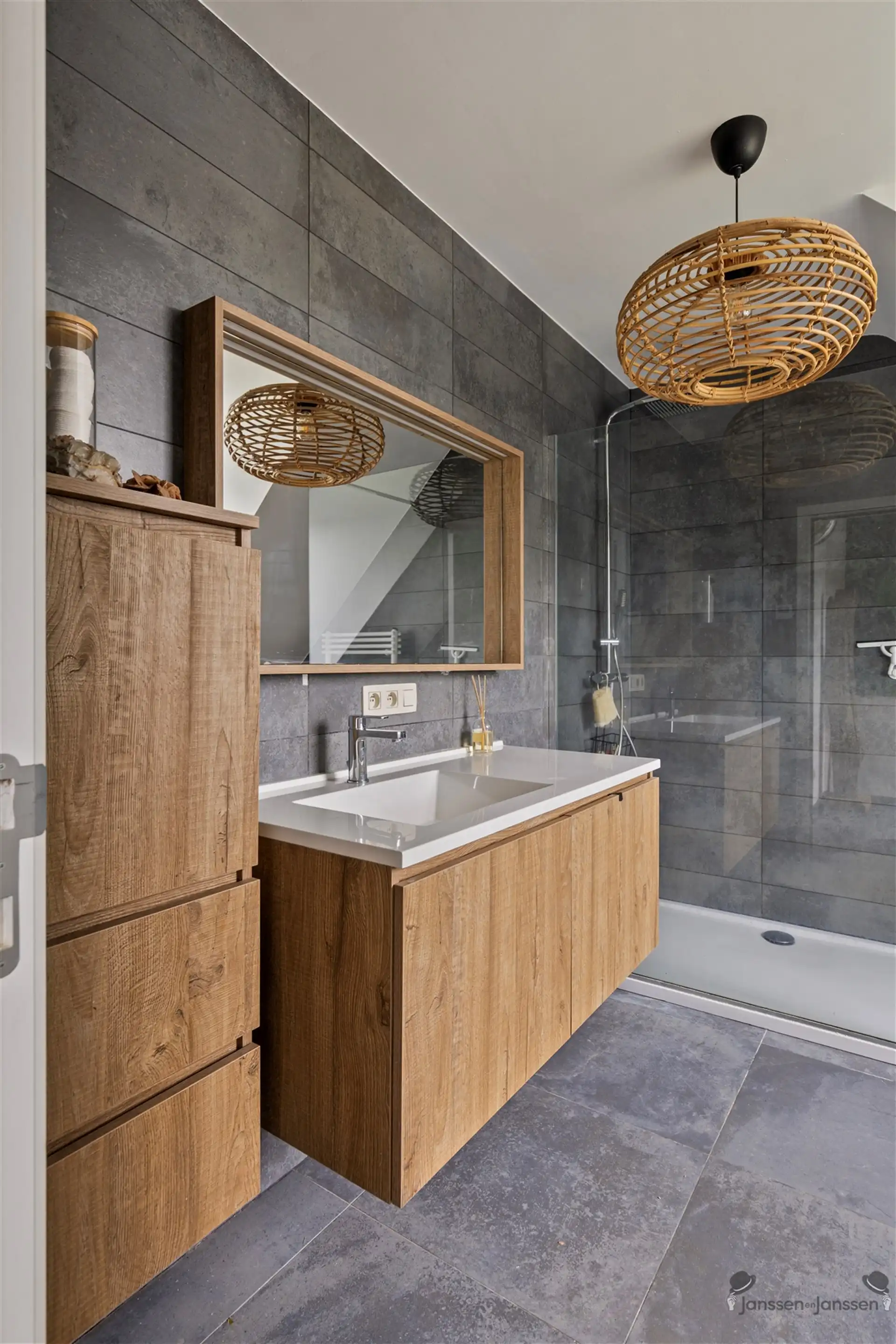 Ruim nieuwbouw appartement met 2 slaapkamers (bemeubeld)  foto 15