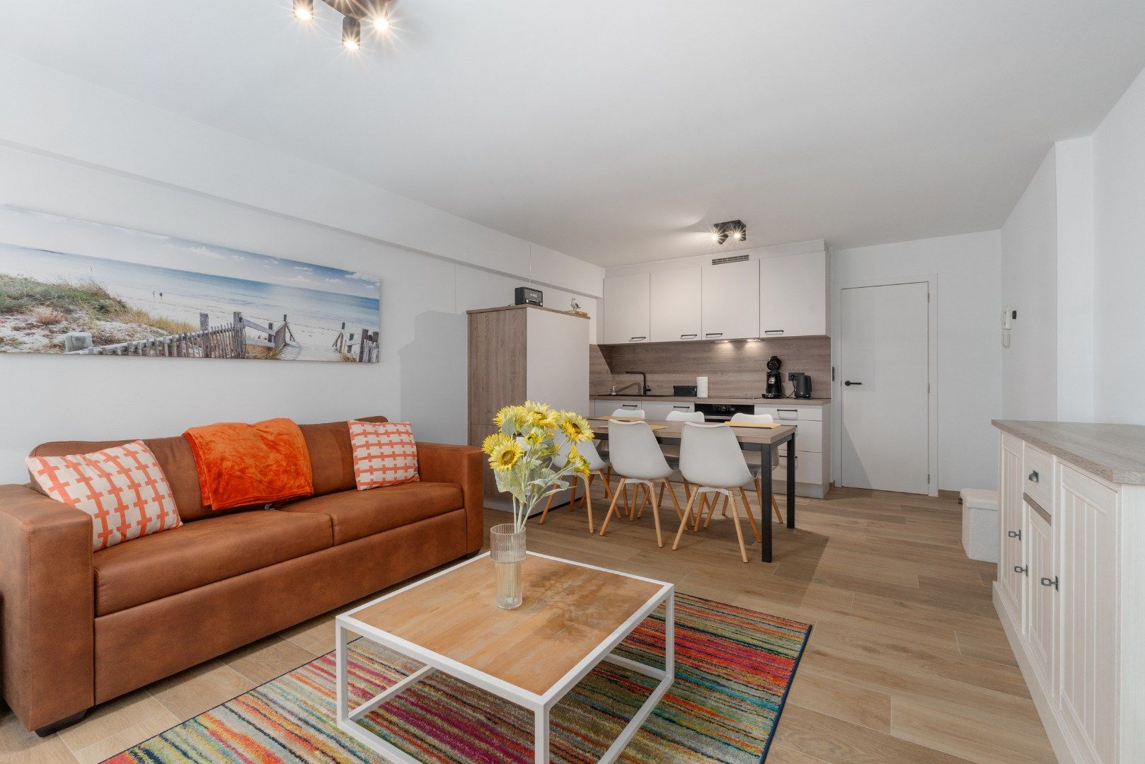 Instapklaar 1-slaapkamerappartement te koop in Oostende – centraal gelegen en gerenoveerd foto {{pictureIndex}}