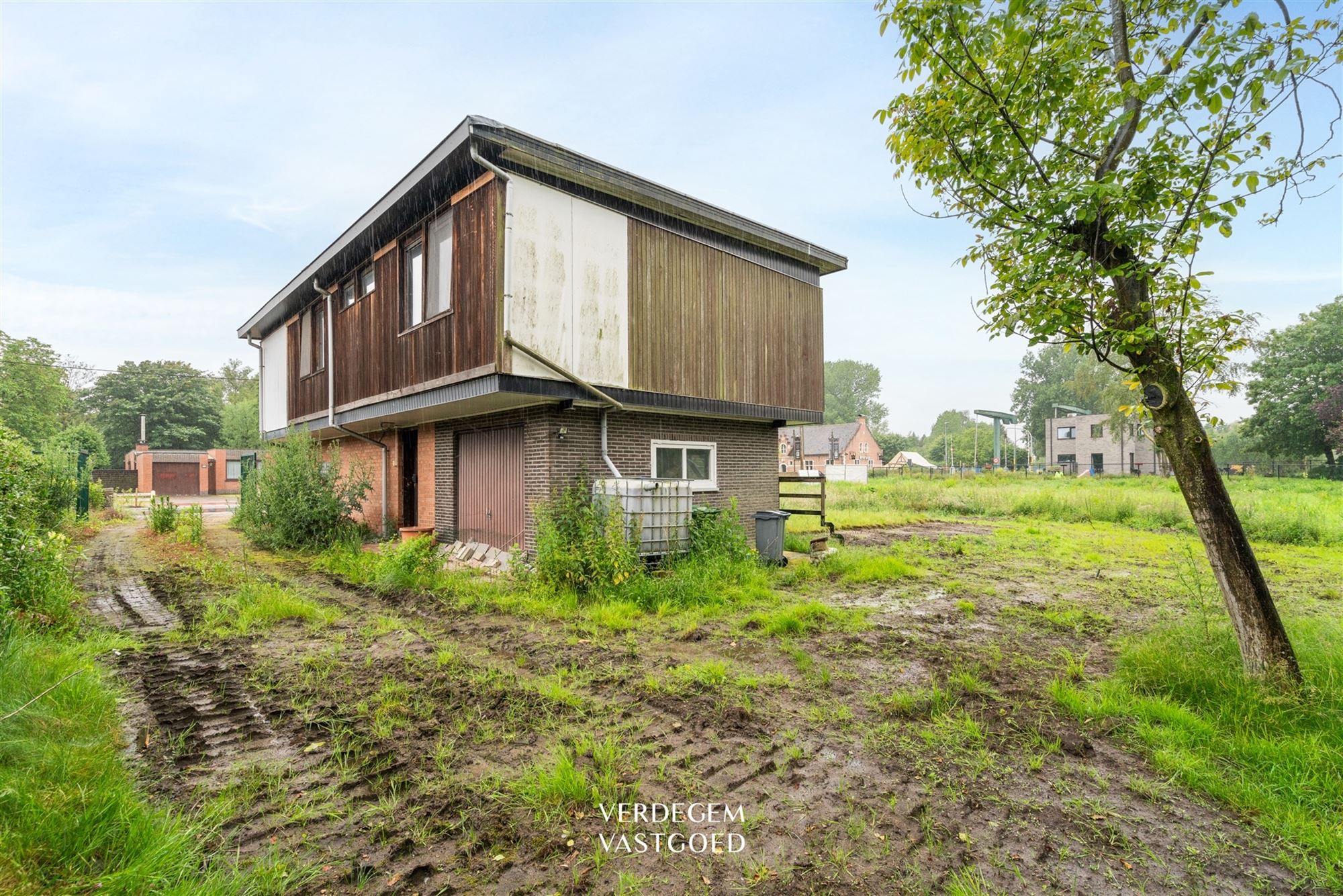 Karaktervol renovatieproject in unieke buurt foto 16