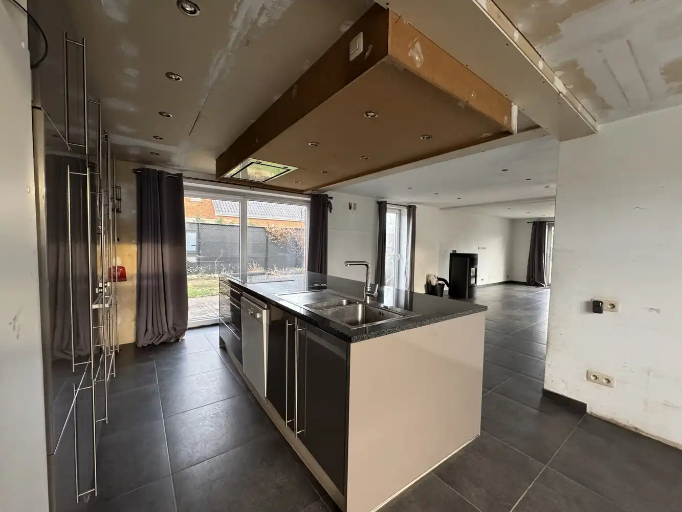 Te renoveren woning op een mooi perceel van 9a78ca foto 9