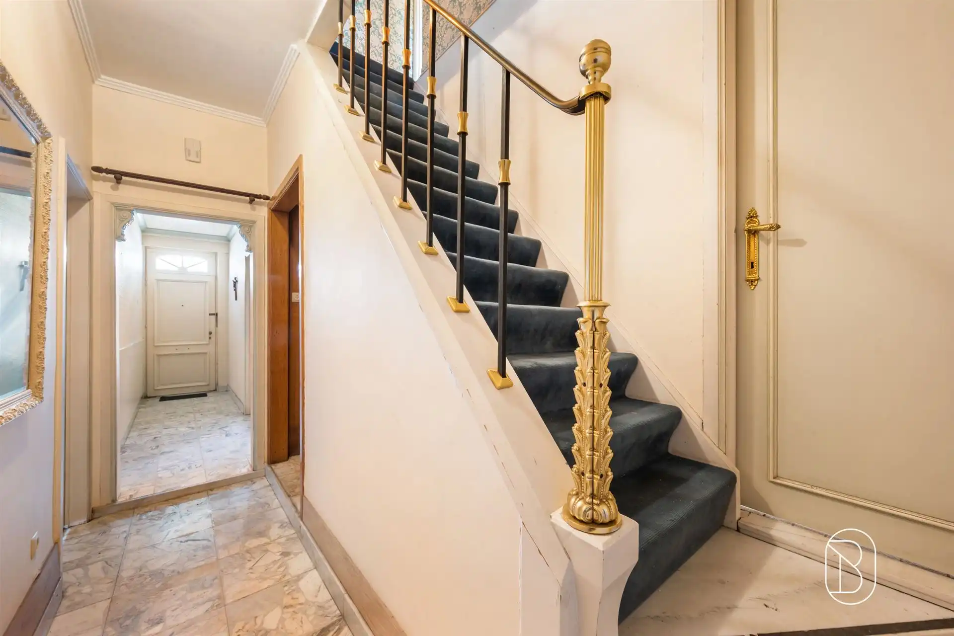 Ruime woning met werkplaats van 200 m² en diepe tuin foto 6