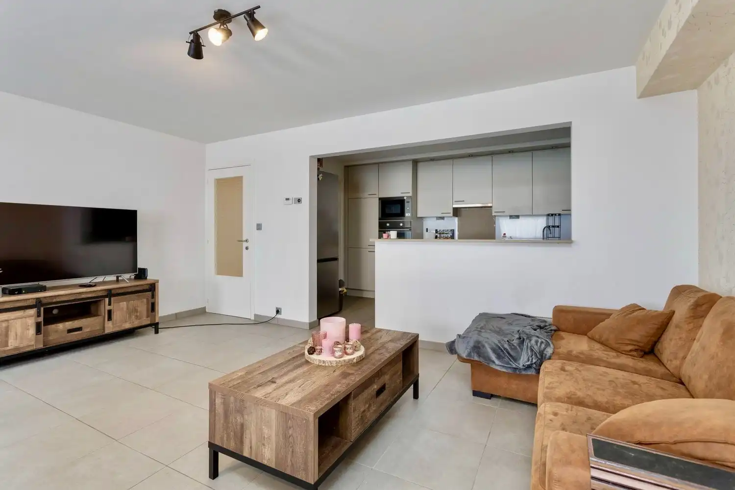 Ruim & lichtrijk 2-slaapkamerappartement te koop in hartje Ruddervoorde foto 5