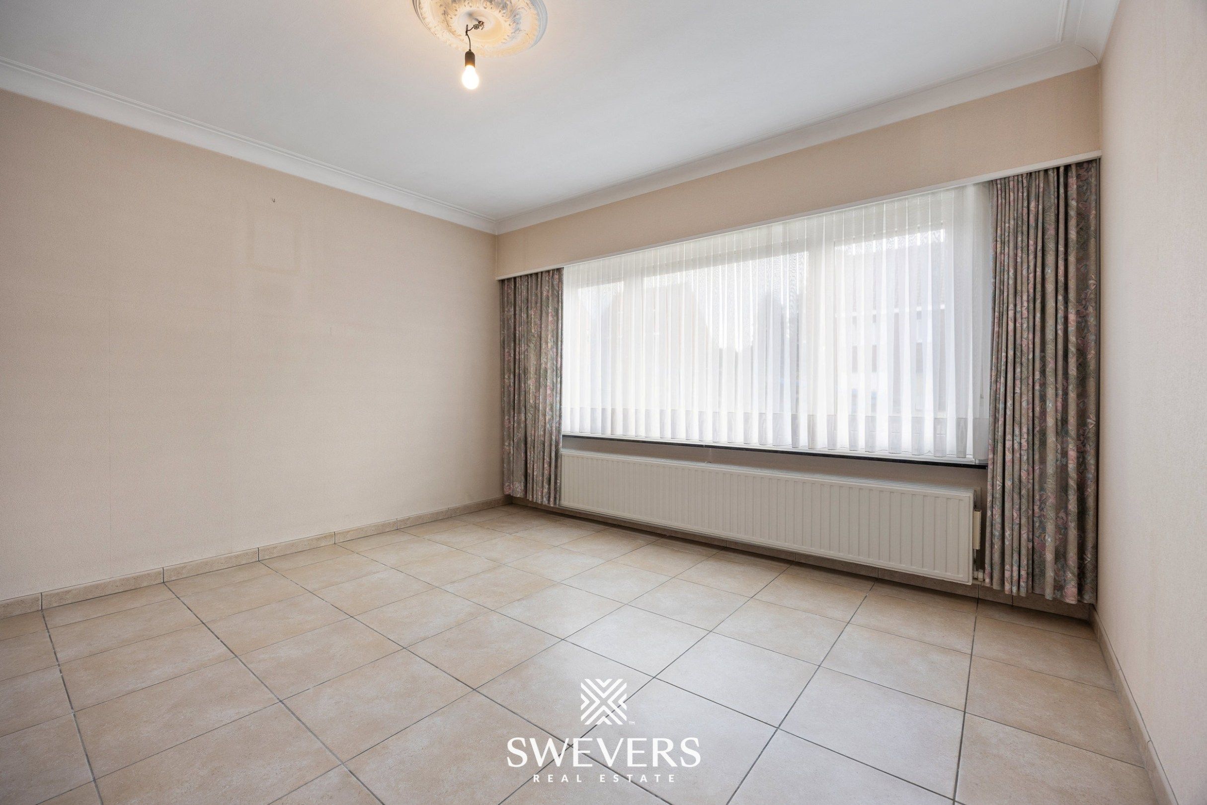 Te renoveren ruime gezinswoning met vijf slaapkamers en uitbreidingsmogelijkheden foto 13