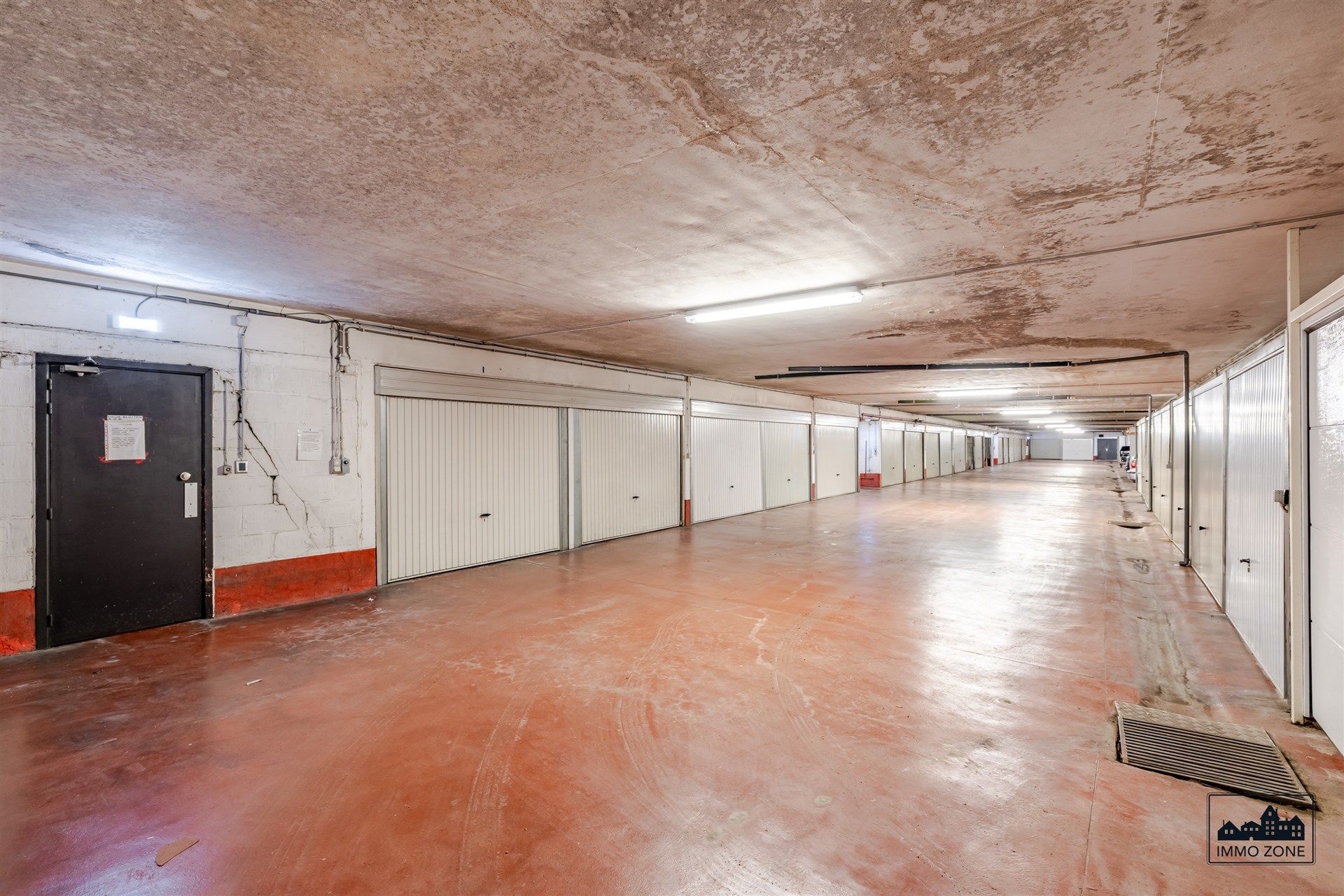 Ruim appartement met groot terras in Sint-Niklaas foto 9