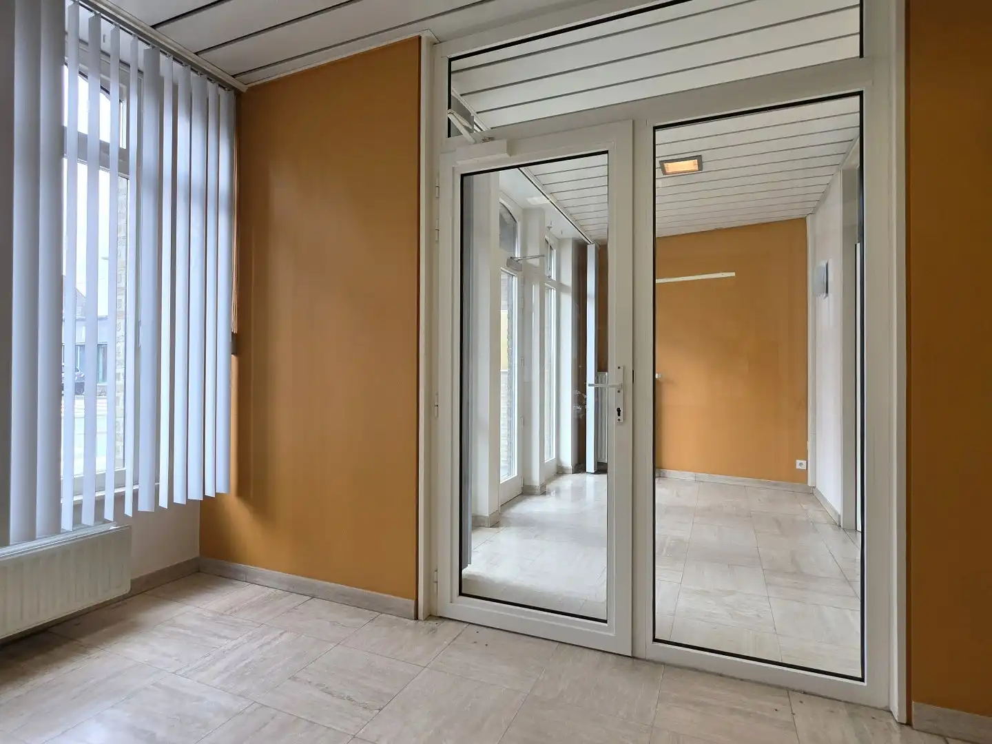 Polyvalente eigendom op commerciële ligging in het centrum van Bavikhove foto 12