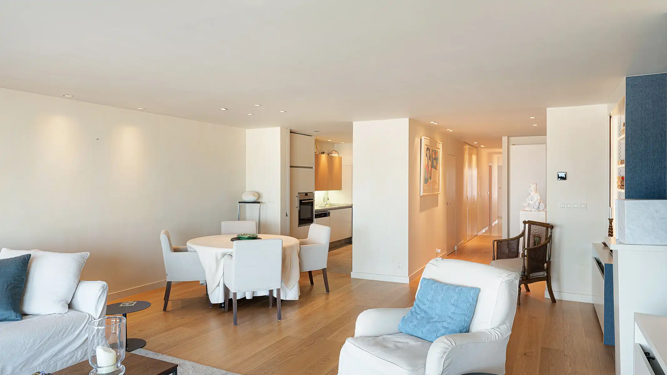 EXCLUSIEF: Ruim appartement met frontaal zeezicht foto 7