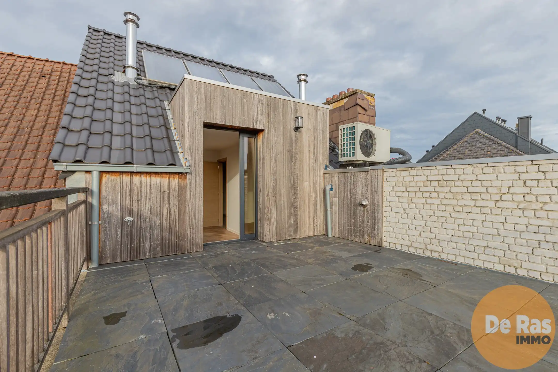 AALST - Kantoorruimte met vernieuwd appartement in centrum foto 25