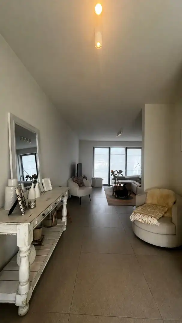 Prachtig appartement met groot terras, 2 kamers MET staanplaats foto 6