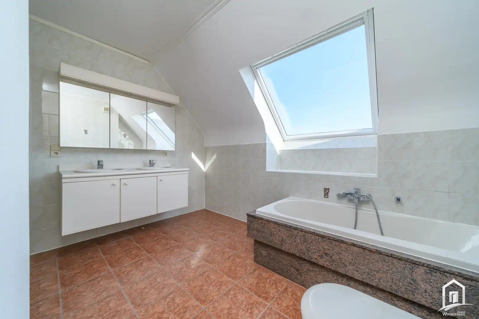 Gezellig en ruim duplex-appartement in centrum Aalst foto 12