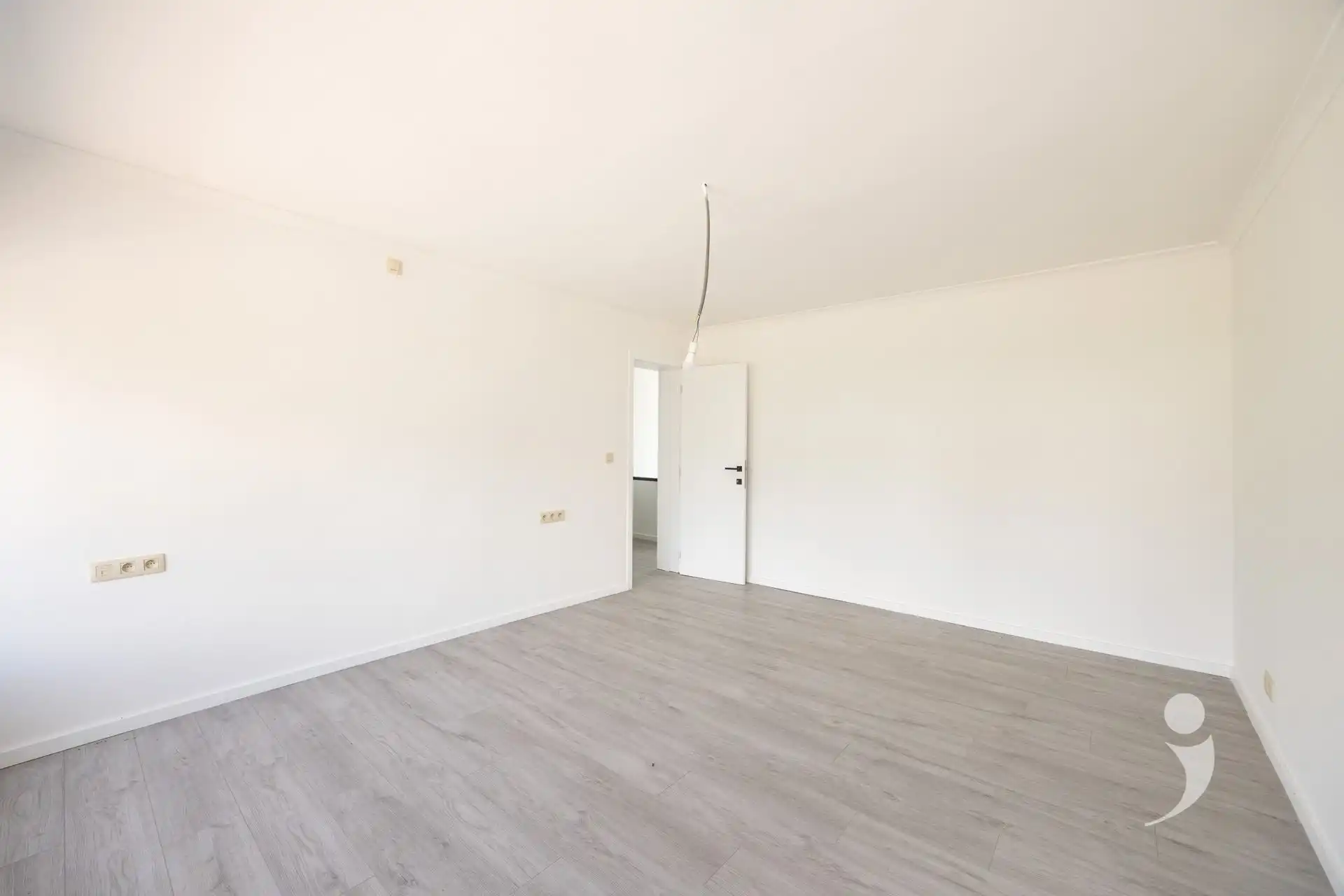 Karaktervolle, volledig gerenoveerde woning met 4 slaapkamers, 2 badkamers en zonnige tuin! foto 15