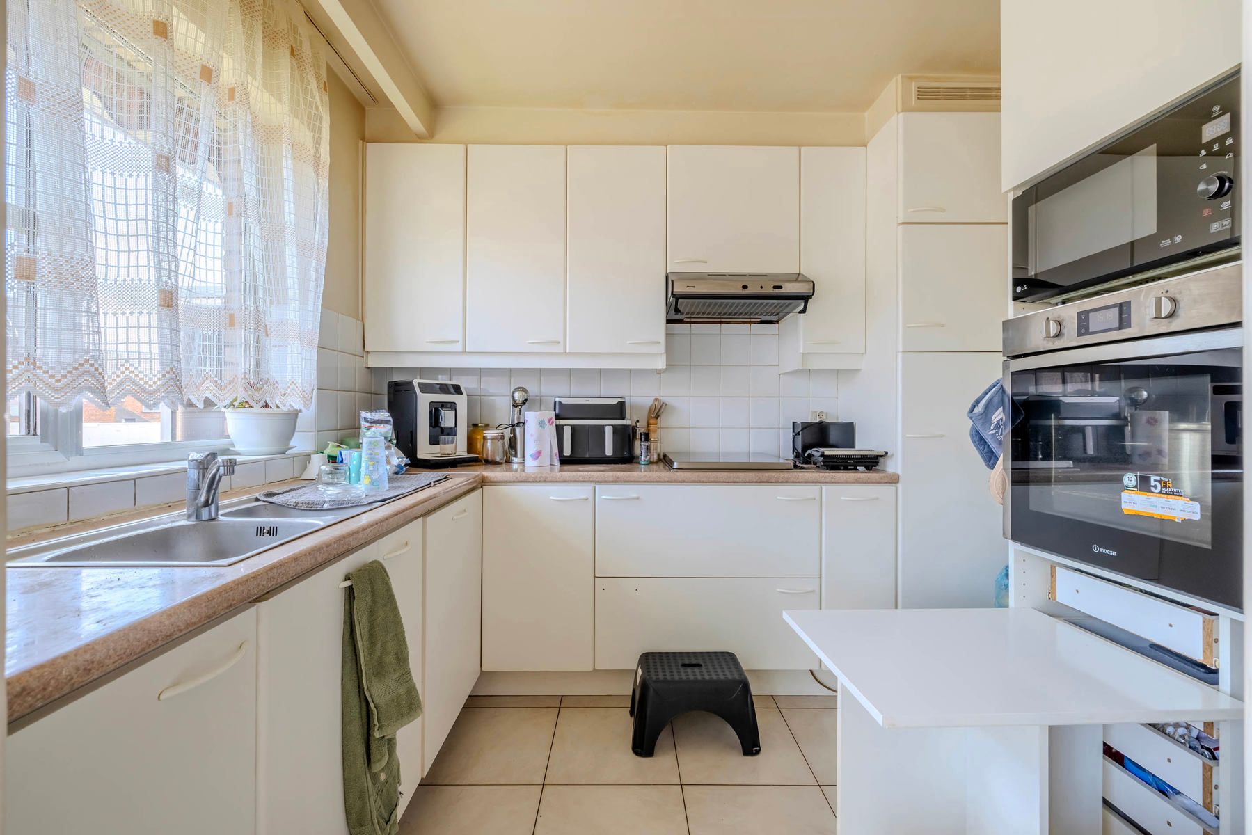 Op te frissen appartement met o.a. 2 slaapkamers en garage foto 8