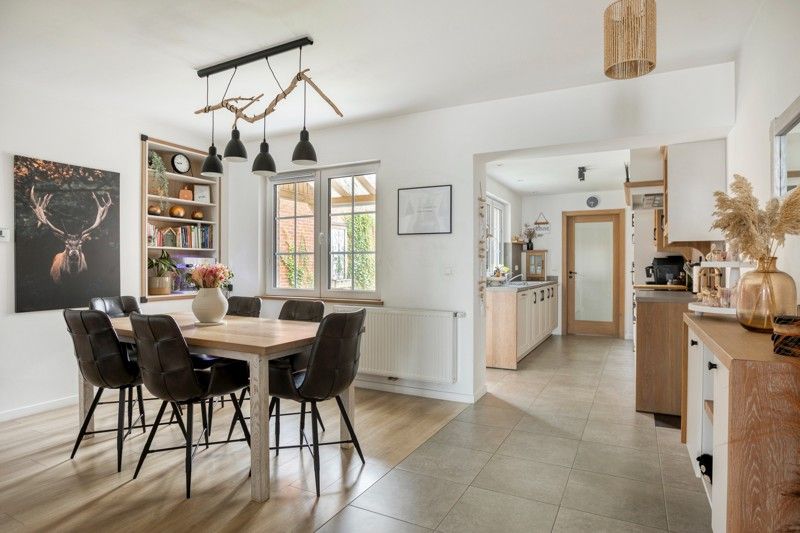 Instapklare halfopen woning met grote tuin en 3 slaapkamers TE KOOP in Meulebeke! foto 3